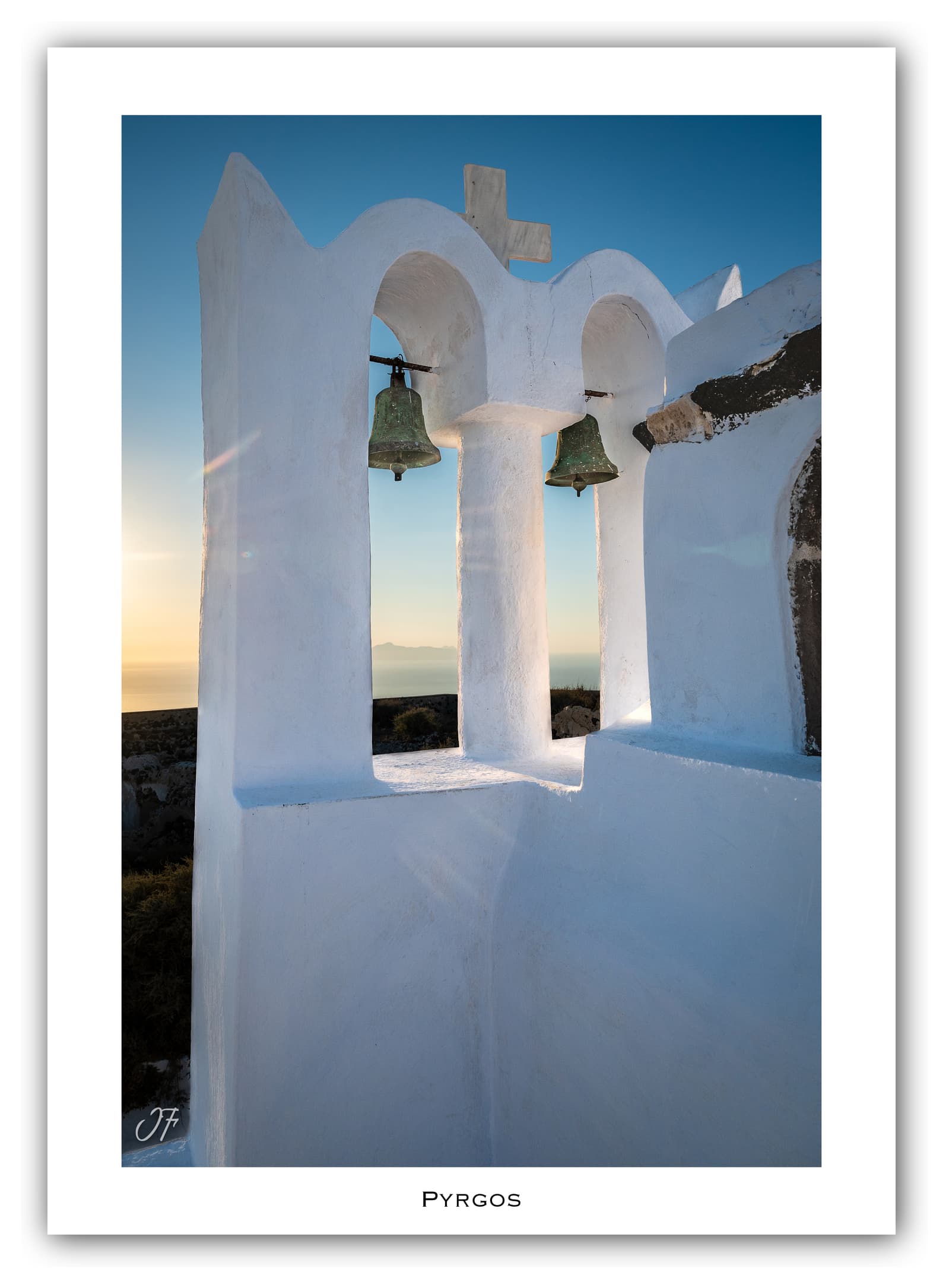Générique Poster Pyrgos (Les Cyclades - Grèce). Affiches Formats 30x40cm, 40x60 cm ou 50x70 cm. Impression sur Papier Photo. Décoration murale. Architecture. Mer.