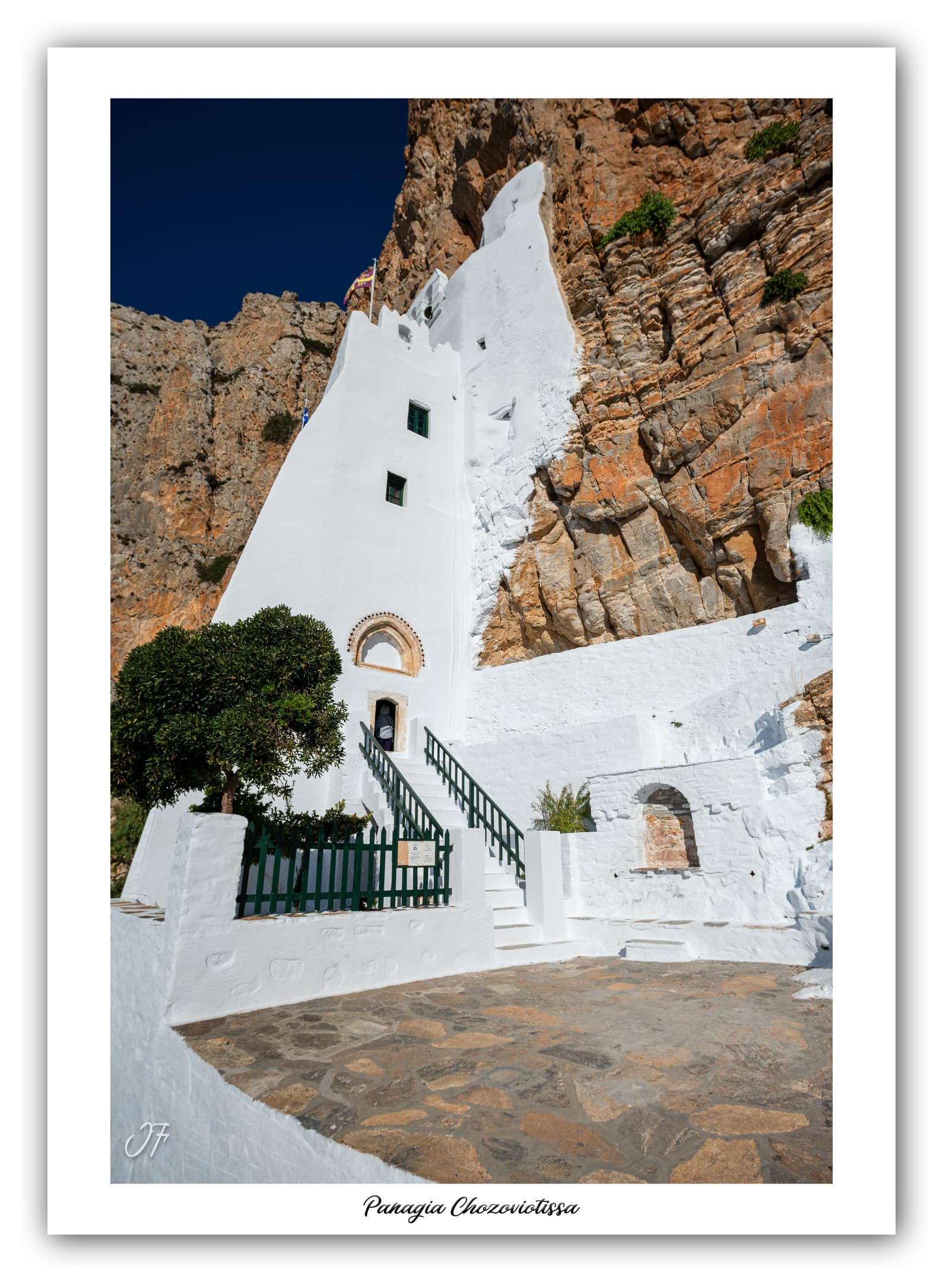 Générique Poster Panagia Chozoviotissa (Amorgos - Grèce). Affiches Formats 30x40cm, 40x60 cm ou 50x70 cm. Impression sur Papier Photo. Décoration murale. Architecture. Mer.