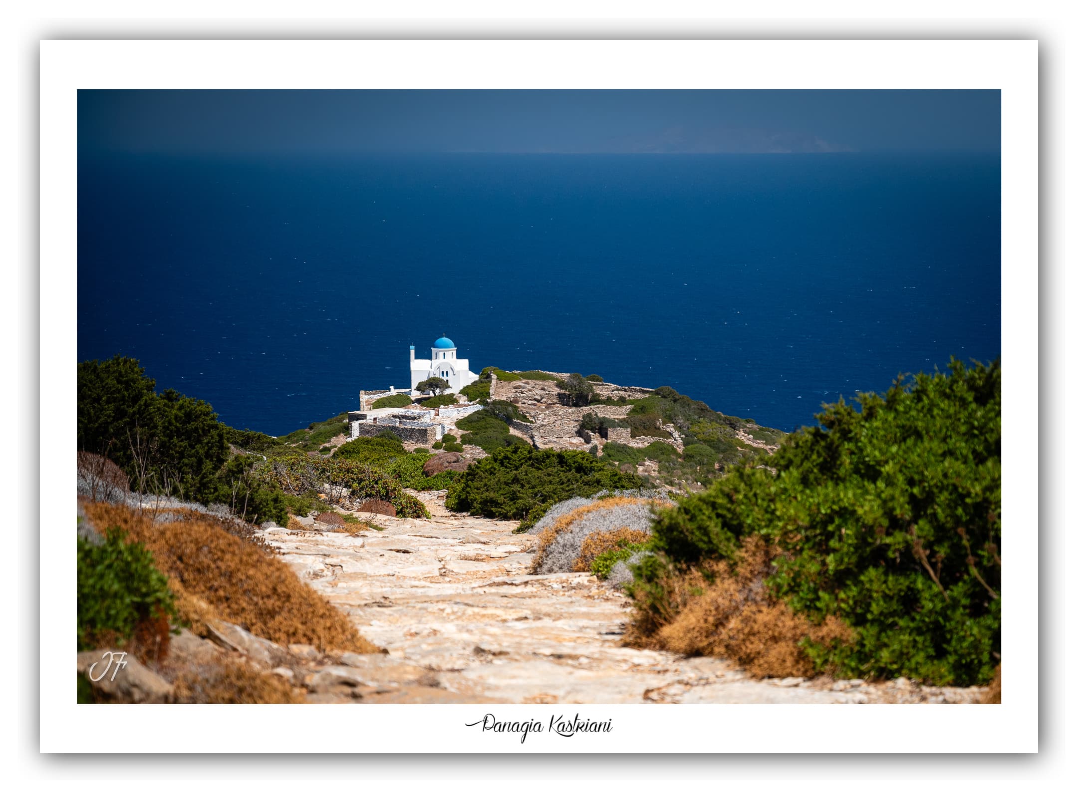 Générique Poster Panagia Kastriani (Amorgos - Grèce). Affiches Formats 30x40cm, 40x60 cm ou 50x70 cm. Impression sur Papier Photo. Décoration murale. Architecture. Mer.