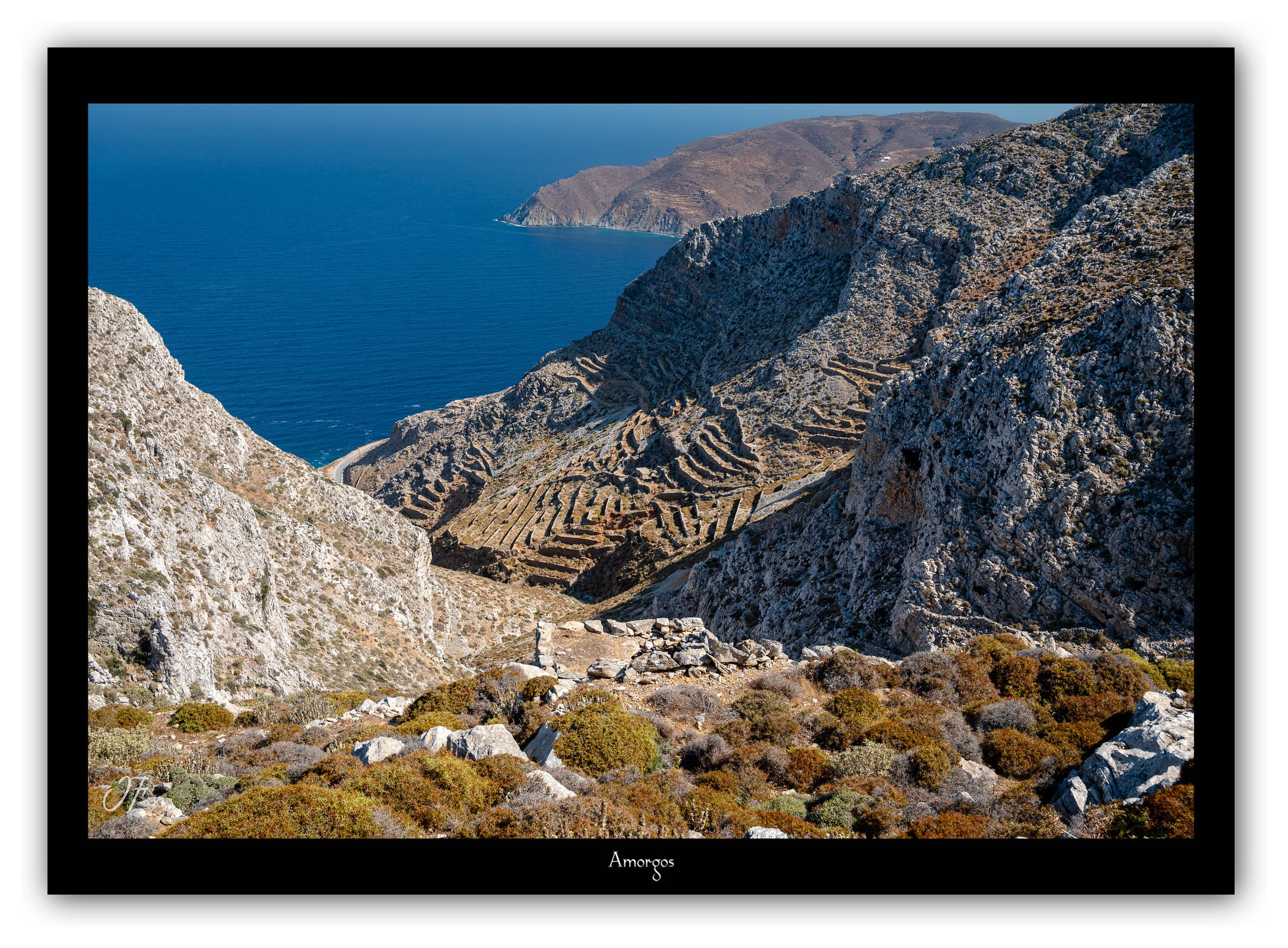Générique Poster Amorgos - Grèce. Affiches Formats 30x40cm, 40x60 cm ou 50x70 cm. Impression sur Papier Photo. Décoration murale. Bateau. Mer.