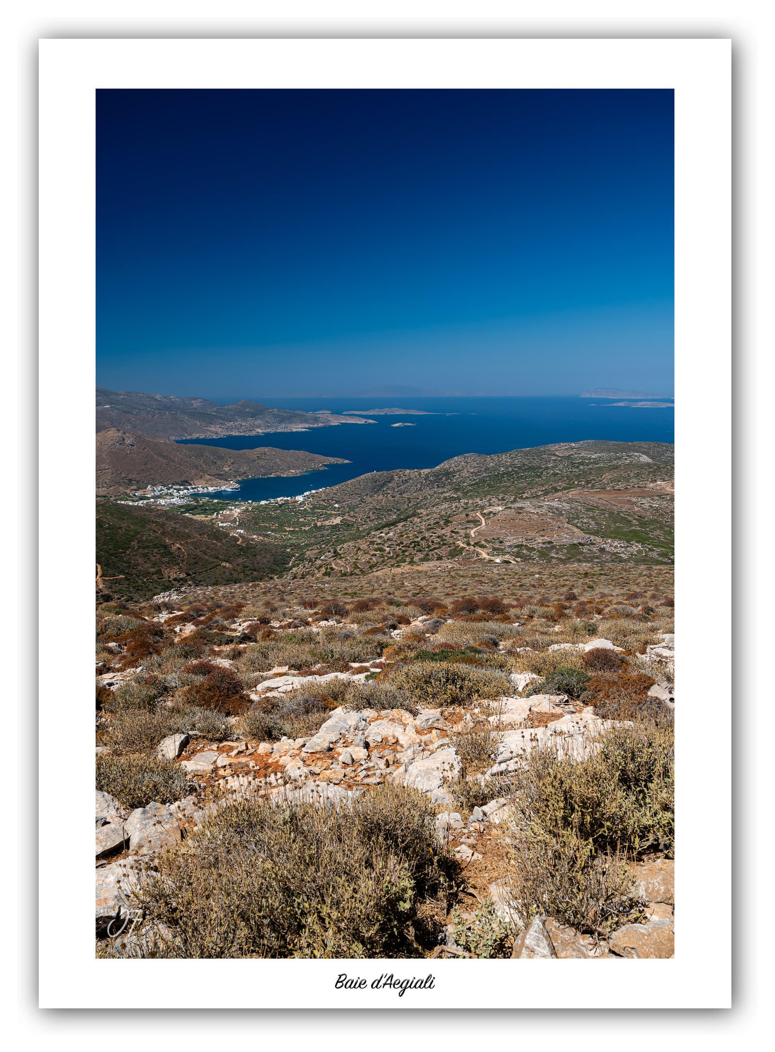 Générique Poster Baie d'Aegiali (Amorgos - Grèce). Affiches Formats 30x40cm, 40x60 cm ou 50x70 cm. Impression sur Papier Photo. Décoration murale. Paysage. Mer.