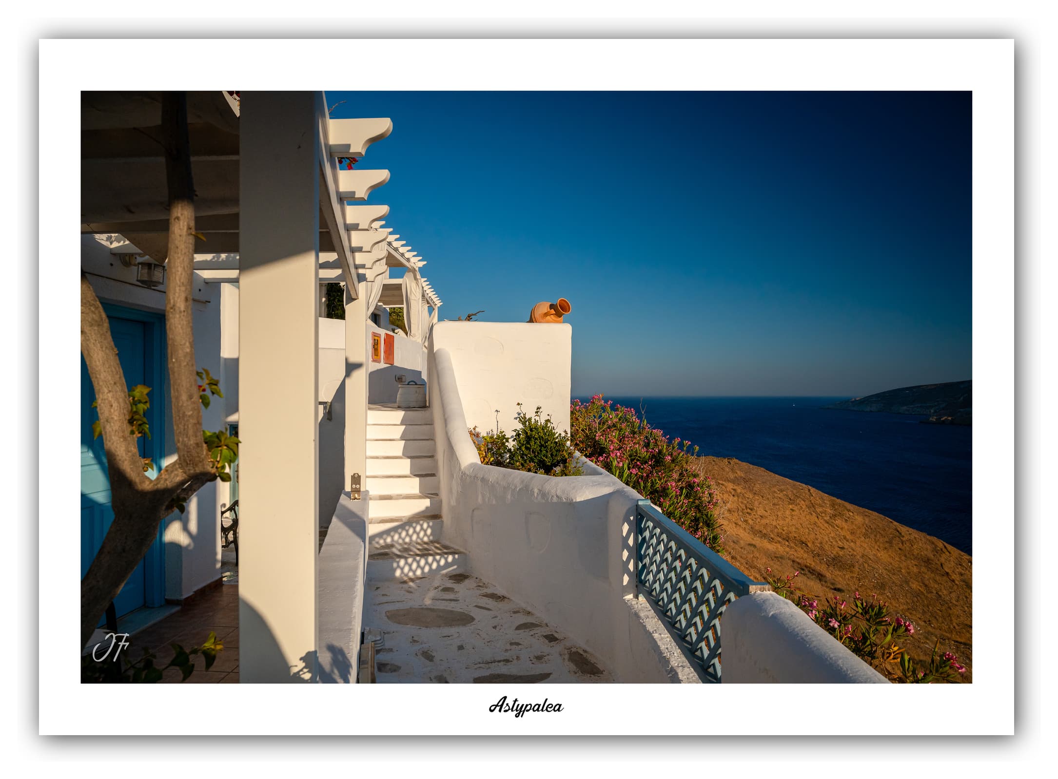 Générique Poster Astypalea (Grèce). Affiches Formats 30x40cm, 40x60 cm ou 50x70 cm. Impression sur Papier Photo. Décoration murale. Architecture. Mer.