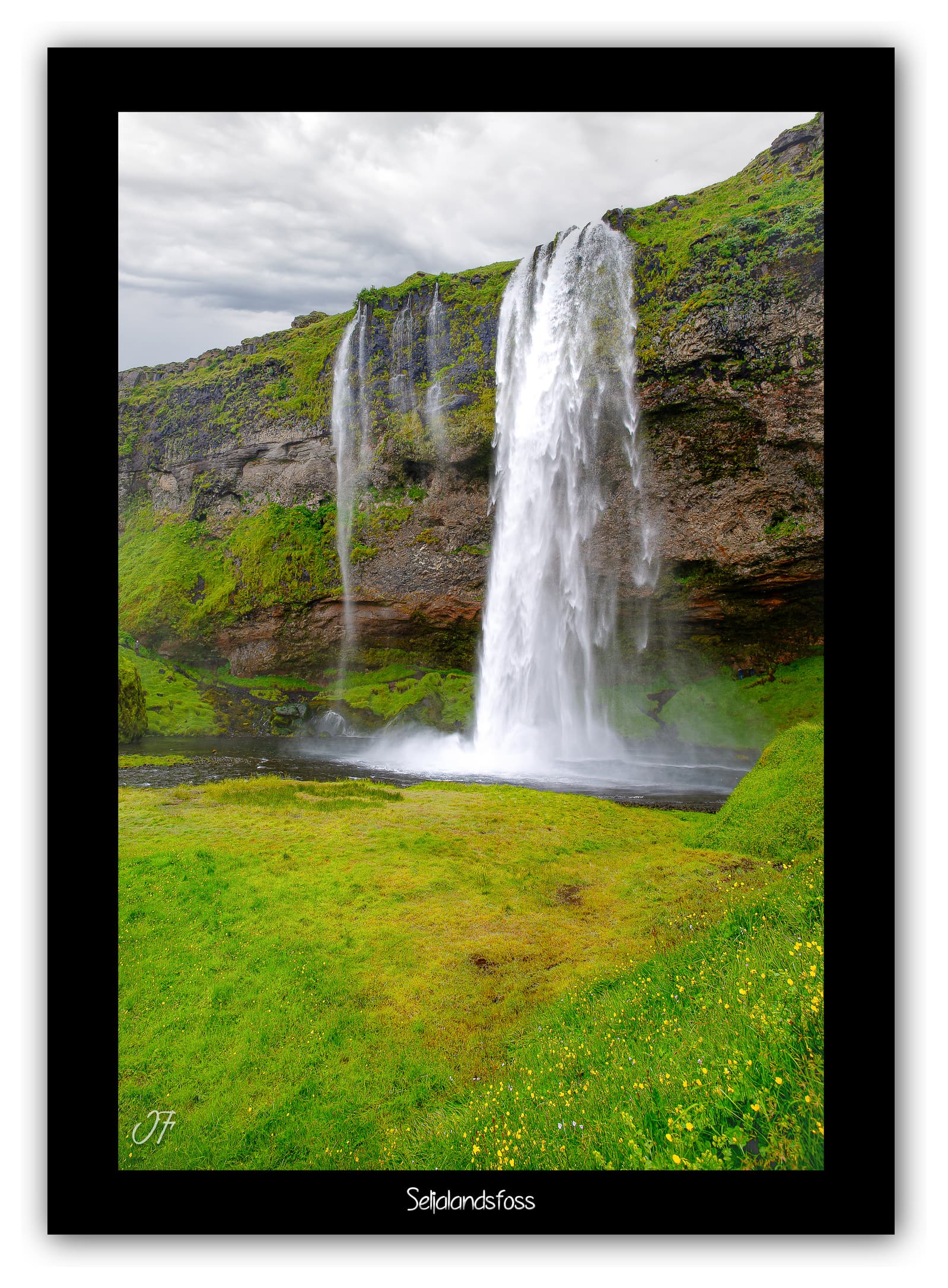 Poster Cascade de Seljalandsfoss (Islande). Affiches Formats 30x40cm, 40x60 cm ou 50x70 cm. Impression sur Papier Photo. Décoration murale. Cascade. Paysage.