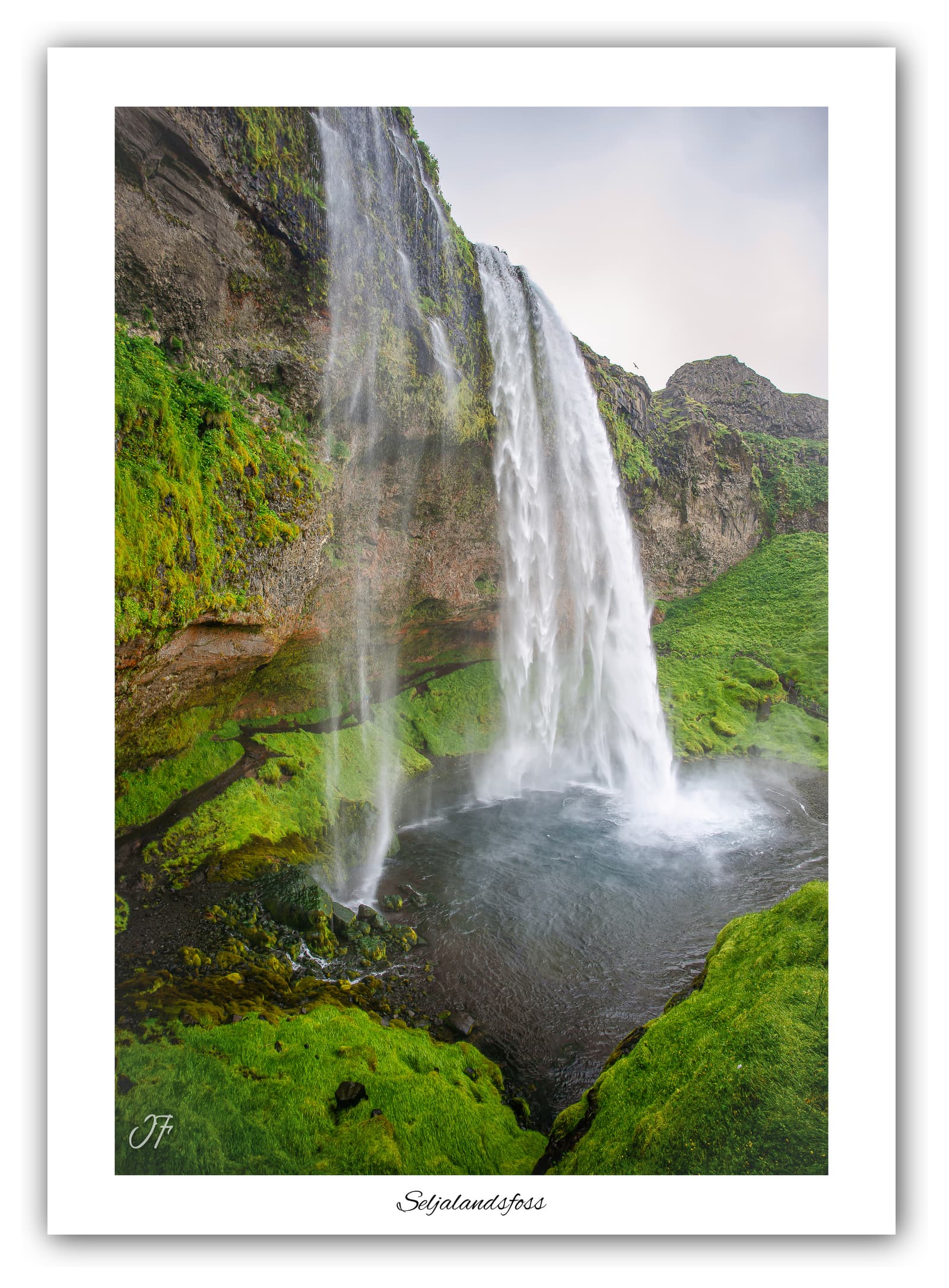 Poster Cascade de Seljalandsfoss (Islande). Affiches Formats 30x40cm, 40x60 cm ou 50x70 cm. Impression sur Papier Photo. Décoration murale. Cascade. Paysage.