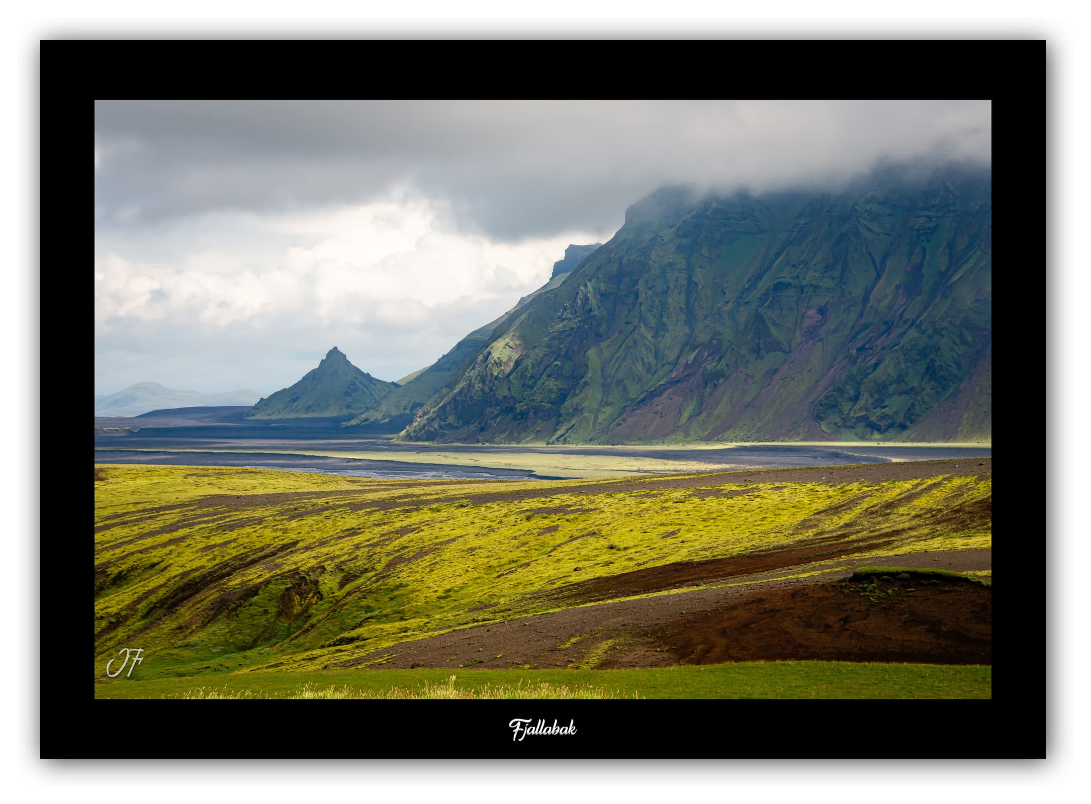 Poster Réserve naturelle de Fjallabak (Islande). Affiches Formats 30x40cm, 40x60 cm ou 50x70 cm. Impression sur Papier Photo. Décoration murale. Montagne. Paysage.
