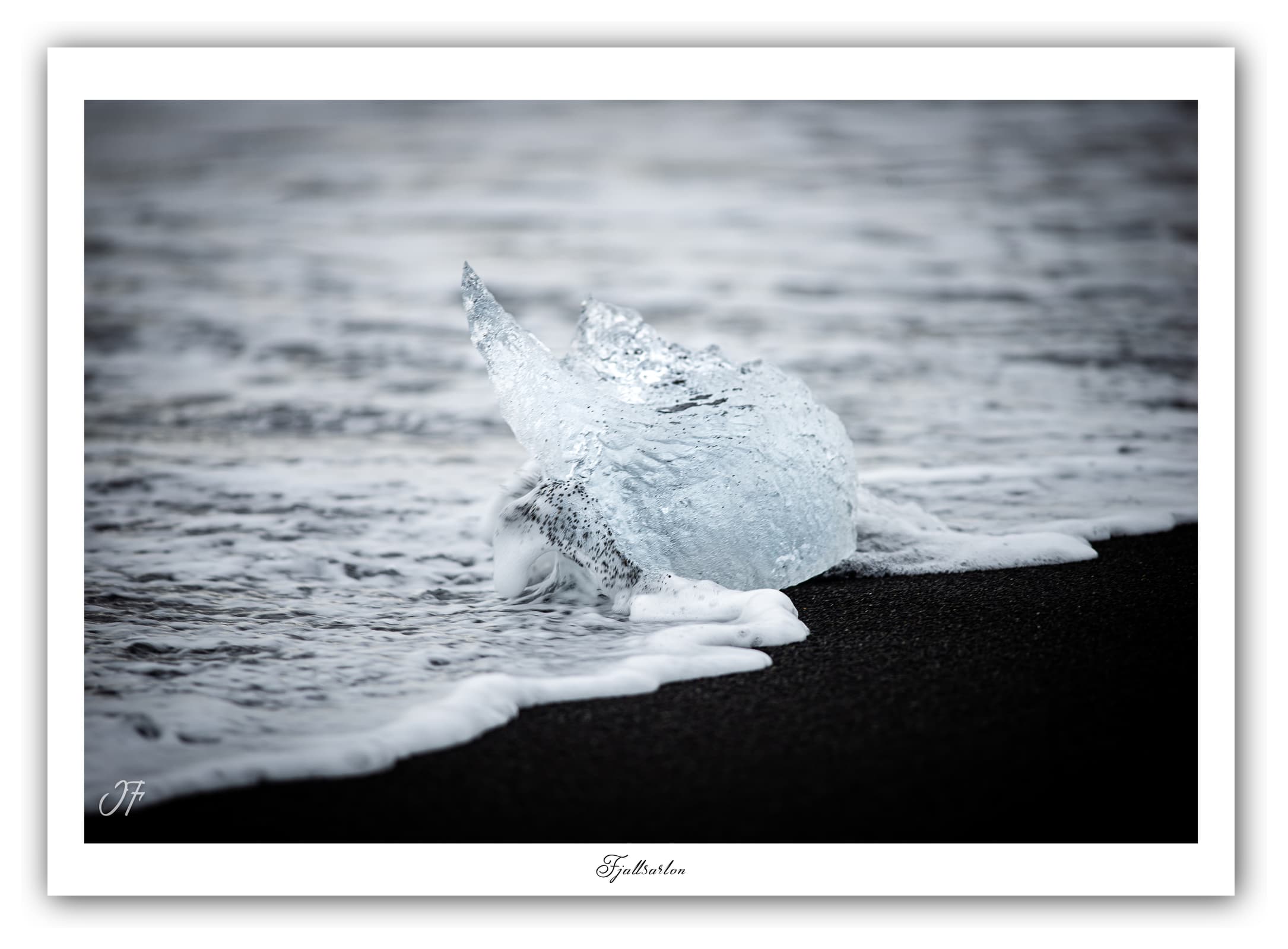 Poster Diamond beach (Islande). Affiches Formats 30x40cm, 40x60 cm ou 50x70 cm. Impression sur Papier Photo. Décoration murale. Cascade. Paysage.