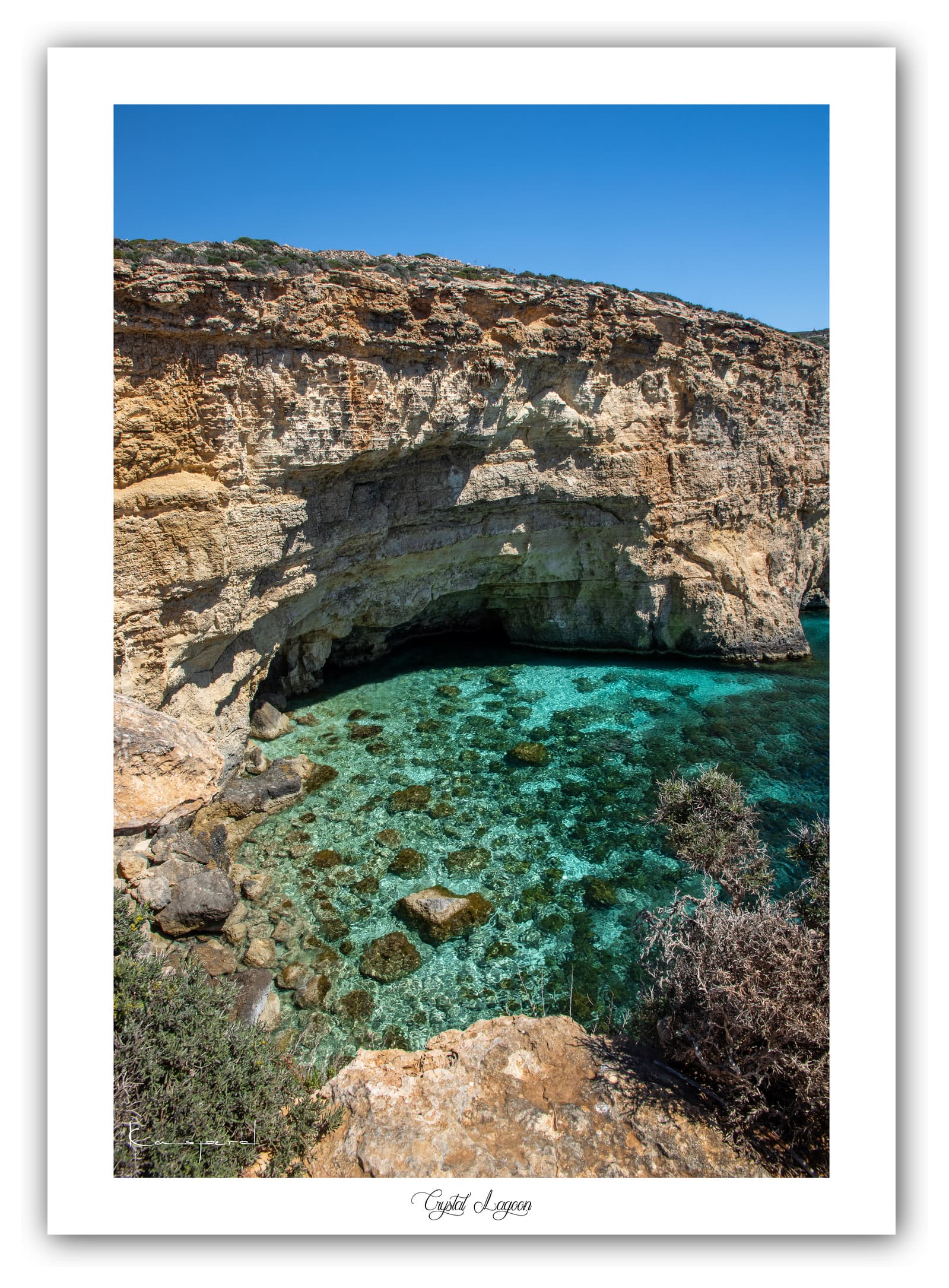 Générique Poster Crystal Lagoon (Comino). Affiches Formats 30x40cm, 40x60 cm ou 50x70 cm. Impression sur Papier Photo. Décoration murale. Paysage. Mer. Îles.