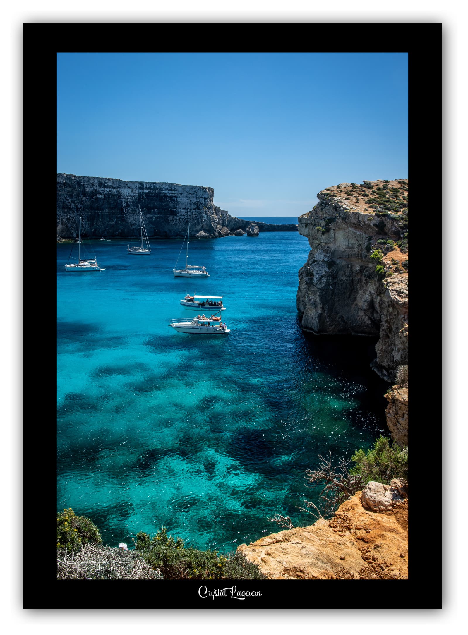 Générique Poster Crystal Lagoon (Comino). Affiches Formats 30x40cm, 40x60 cm ou 50x70 cm. Impression sur Papier Photo. Décoration murale. Paysage. Mer. Îles.