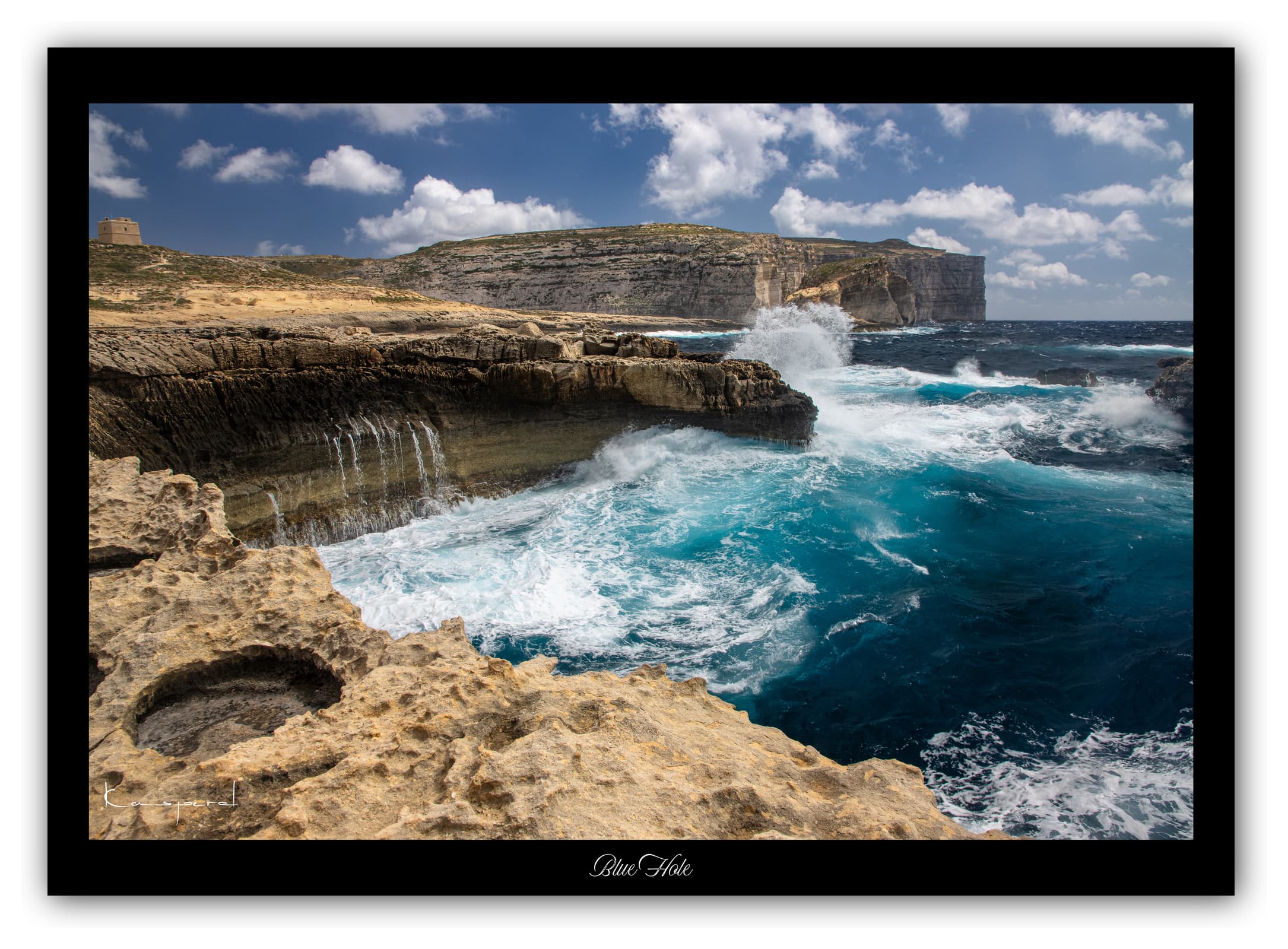 Générique Poster Blue Hole - Gozo (Malte). Affiches Formats 30x40cm, 40x60 cm ou 50x70 cm. Impression sur Papier Photo. Décoration murale. Paysage. Mer. Îles.