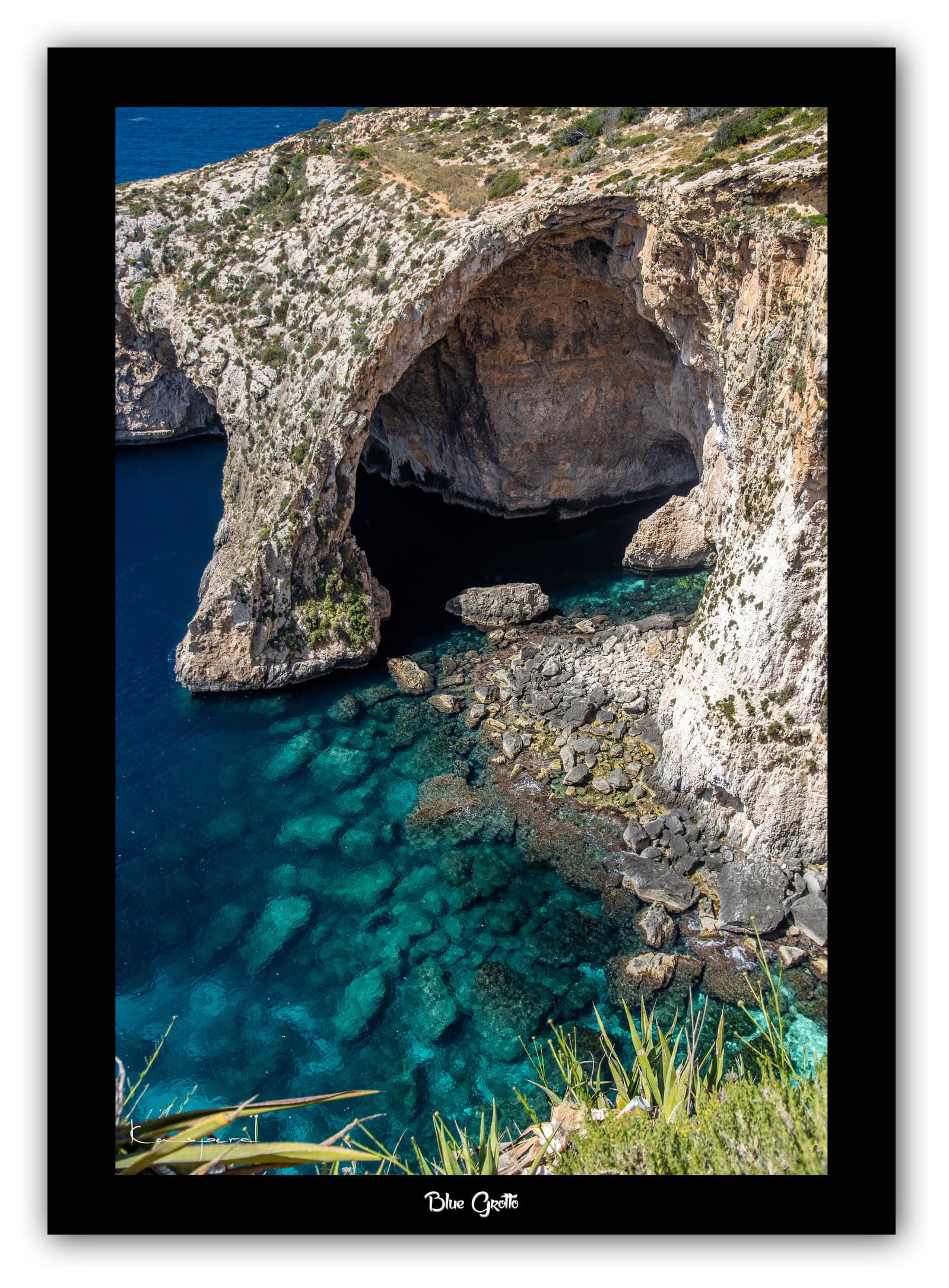 Générique Poster Blue Grotto (Malte). Affiches Formats 30x40cm, 40x60 cm ou 50x70 cm. Impression sur Papier Photo. Décoration murale. Paysage. Mer. Île.