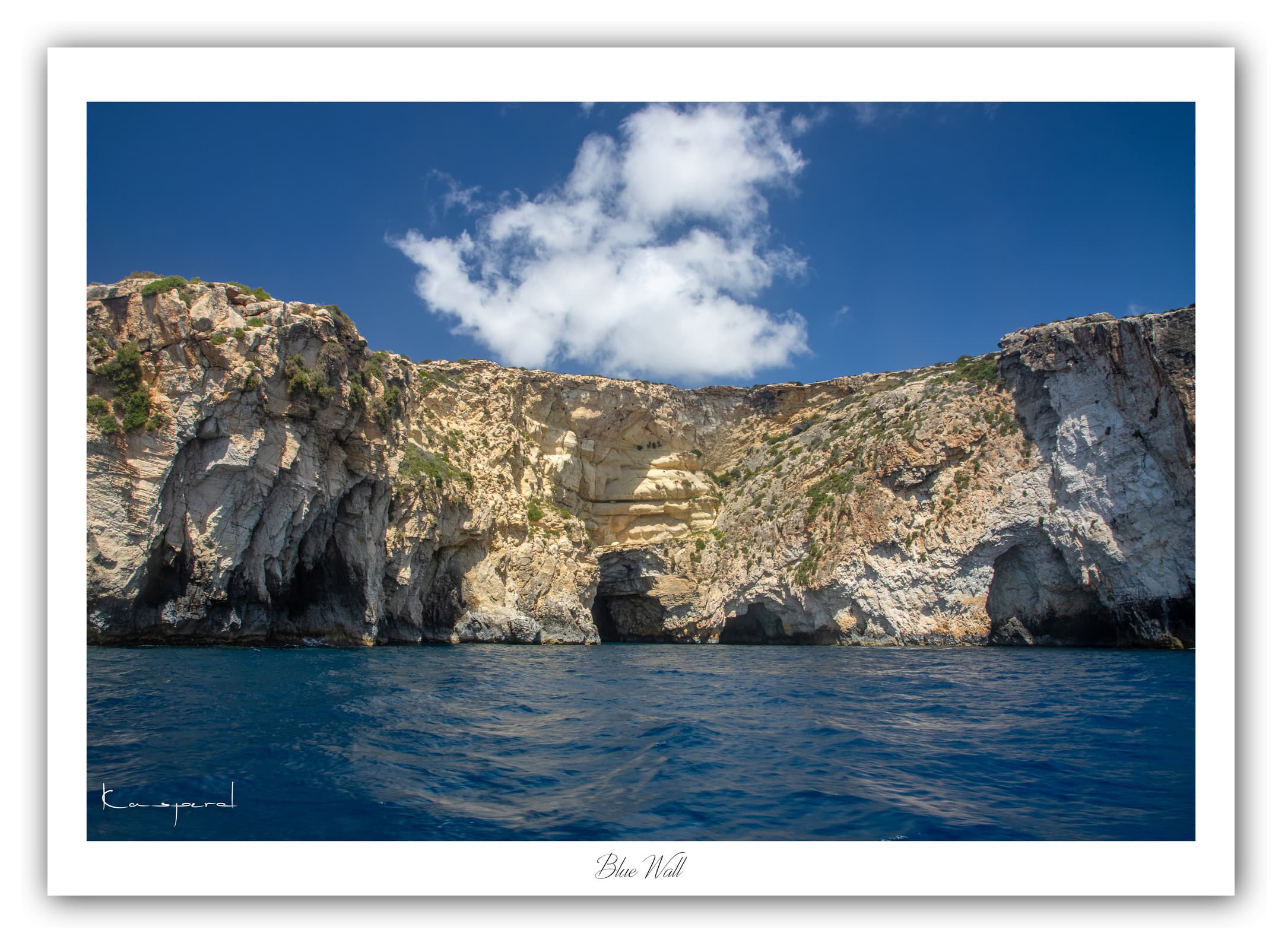 Générique Poster Blue Wall (Malte). Affiches Formats 30x40cm, 40x60 cm ou 50x70 cm. Impression sur Papier Photo. Décoration murale. Paysage. Mer. Île.