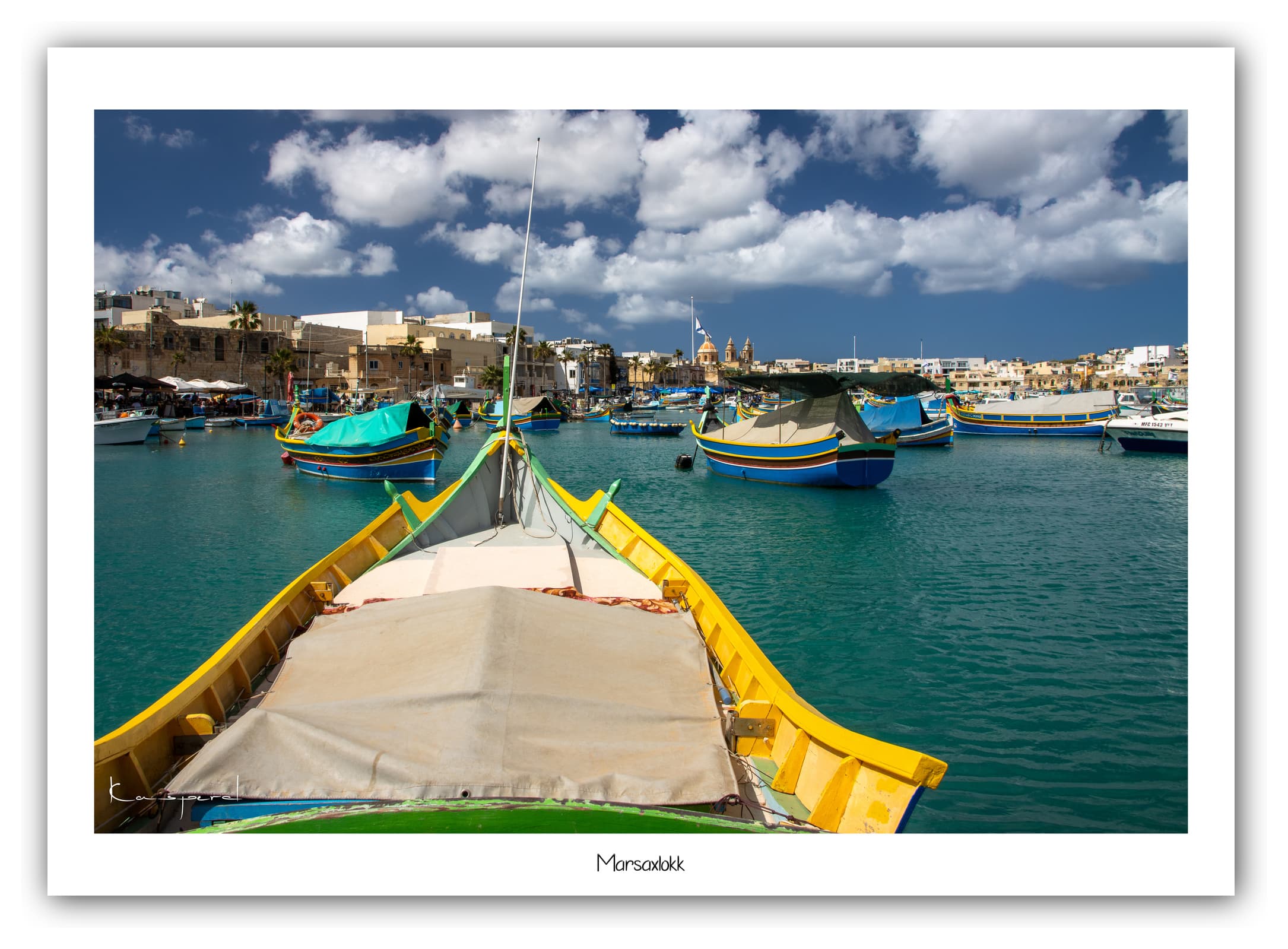 Générique Poster Marsaxlokk (Malte). Affiches Formats 30x40cm, 40x60 cm ou 50x70 cm. Impression sur Papier Photo. Décoration murale. Bateau. Mer. Port.