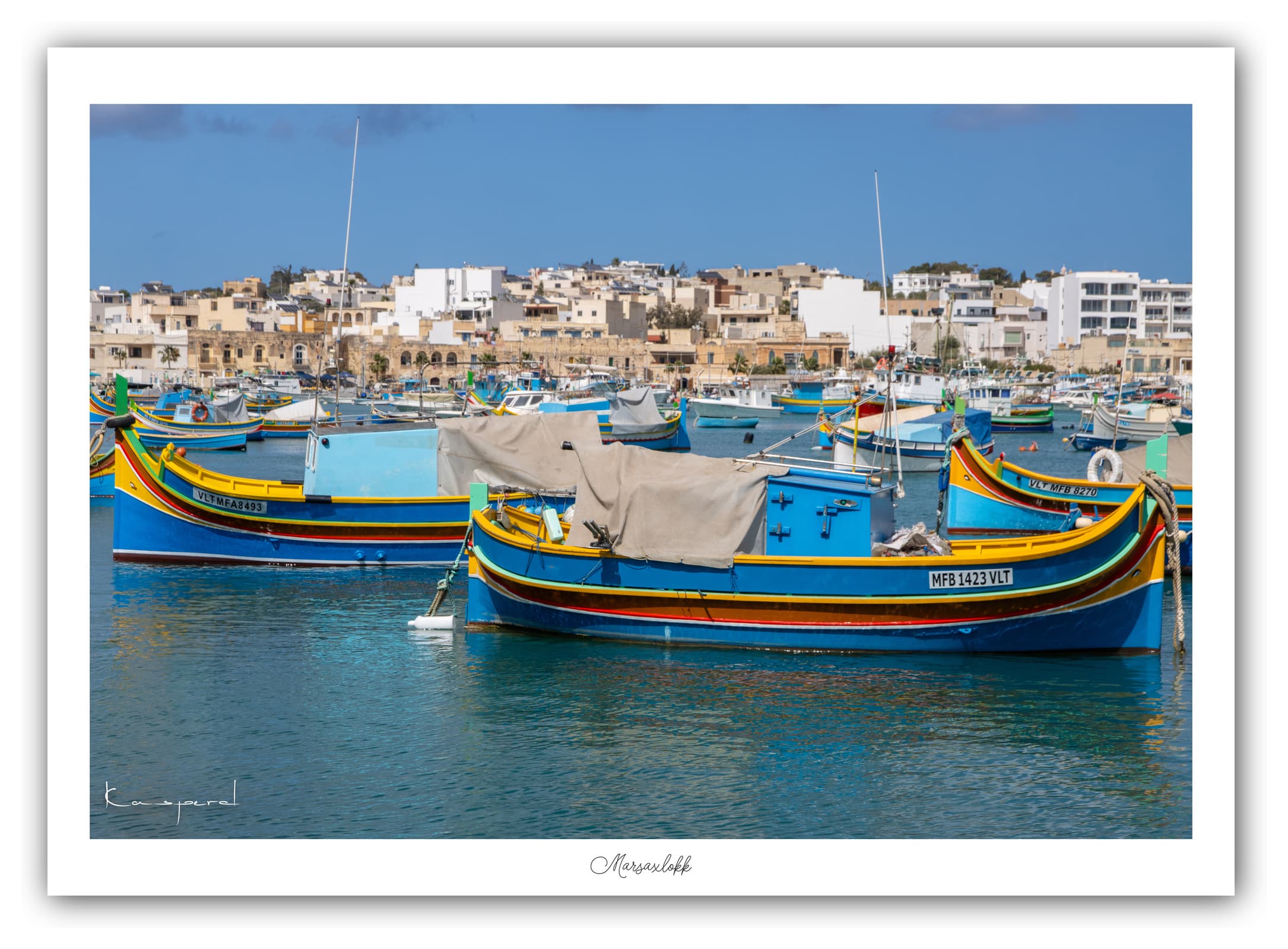 Générique Poster Marsaxlokk (Malte). Affiches Formats 30x40cm, 40x60 cm ou 50x70 cm. Impression sur Papier Photo. Décoration murale. Bateau. Mer. Port.