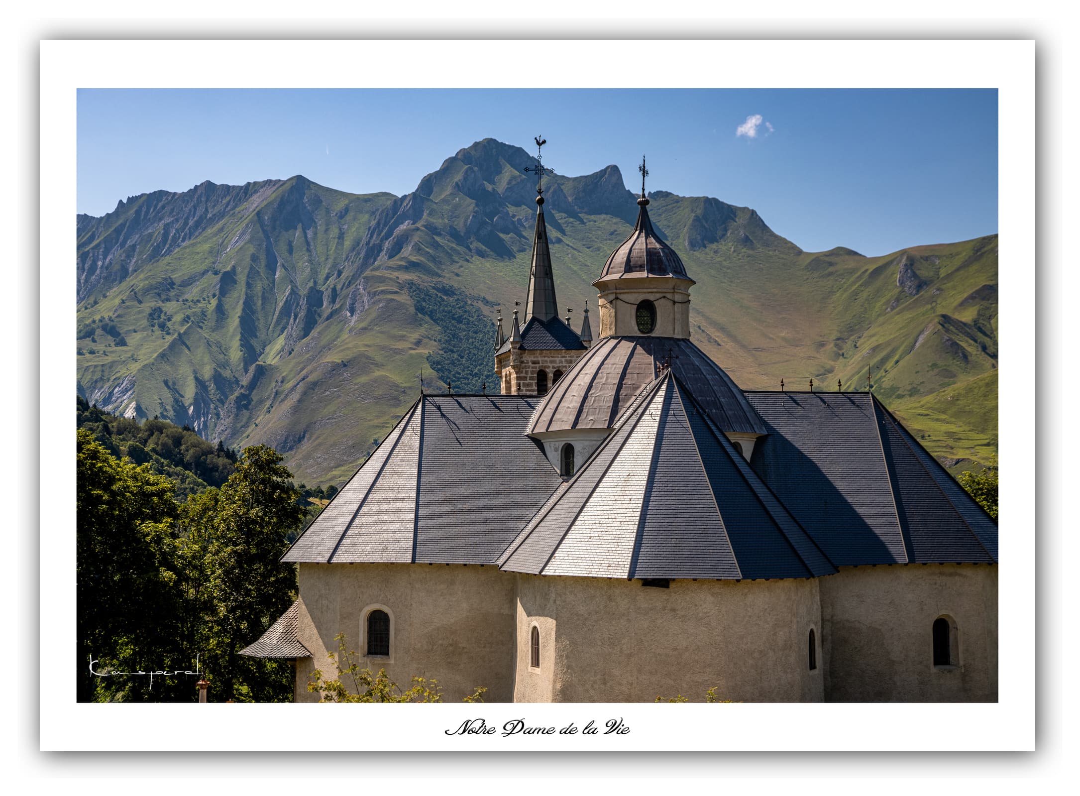 Générique Poster Eglise Notre-Dame-de-la-Vie (Savoie). Affiches Formats 30x40cm, 40x60 cm ou 50x70 cm. Impression sur Papier Photo. Décoration murale. Paysage. Montagne.
