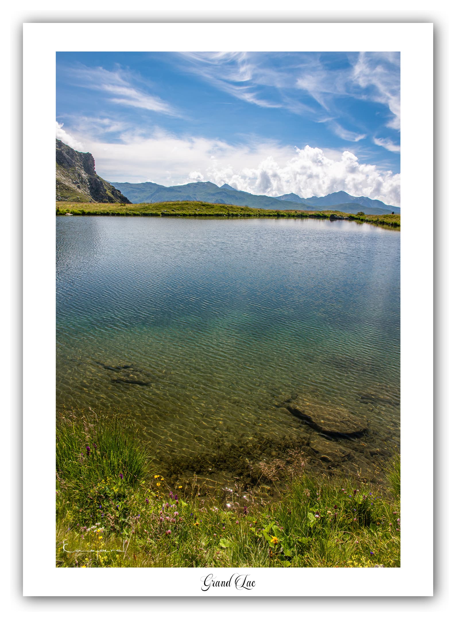 Générique Poster Le Grand Lac (Les Ménuires). Affiches Formats 30x40cm, 40x60 cm ou 50x70 cm. Impression sur Papier Photo. Décoration murale. Paysage. Montagne.