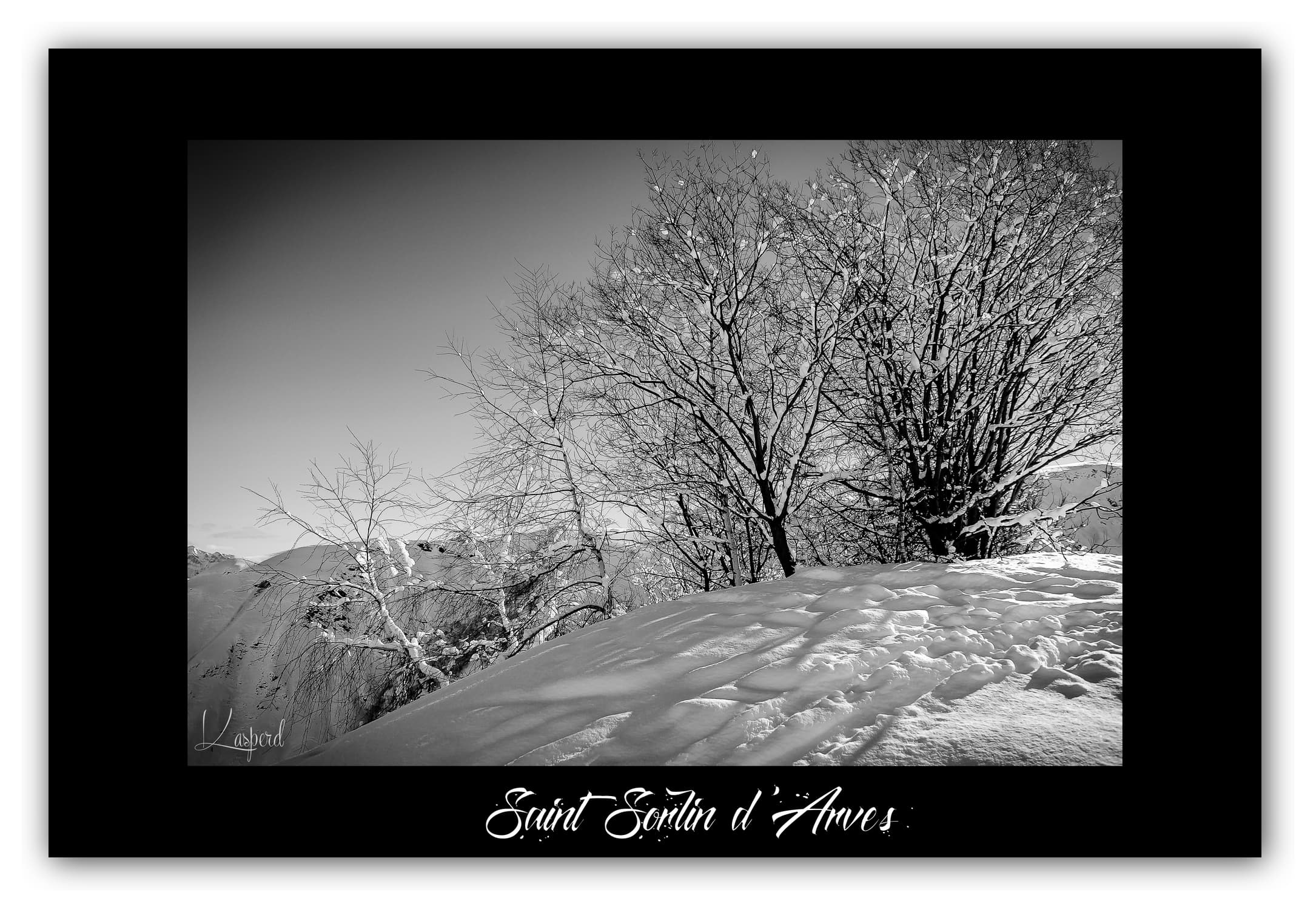 Poster Saint Sorlin d'Arves - Les Alpes (France). Affiches Formats 30x40 cm, 40x60 cm ou 50x70 cm. Impression sur Papier Photo. Décoration murale. Paysage Montagne. Noir et Blanc.