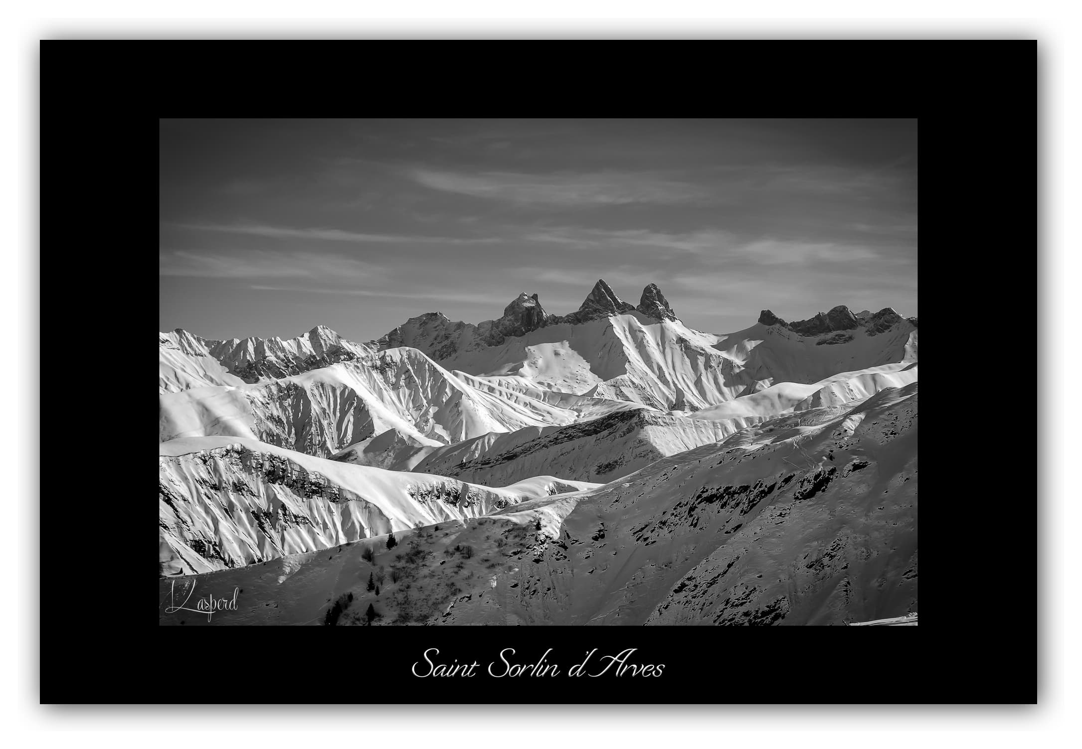 Poster Aiguilles d'Arves - Les Alpes (France). Affiches Formats 30x40 cm, 40x60 cm ou 50x70 cm. Impression sur Papier Photo. Décoration murale. Paysage Montagne. Noir et Blanc.