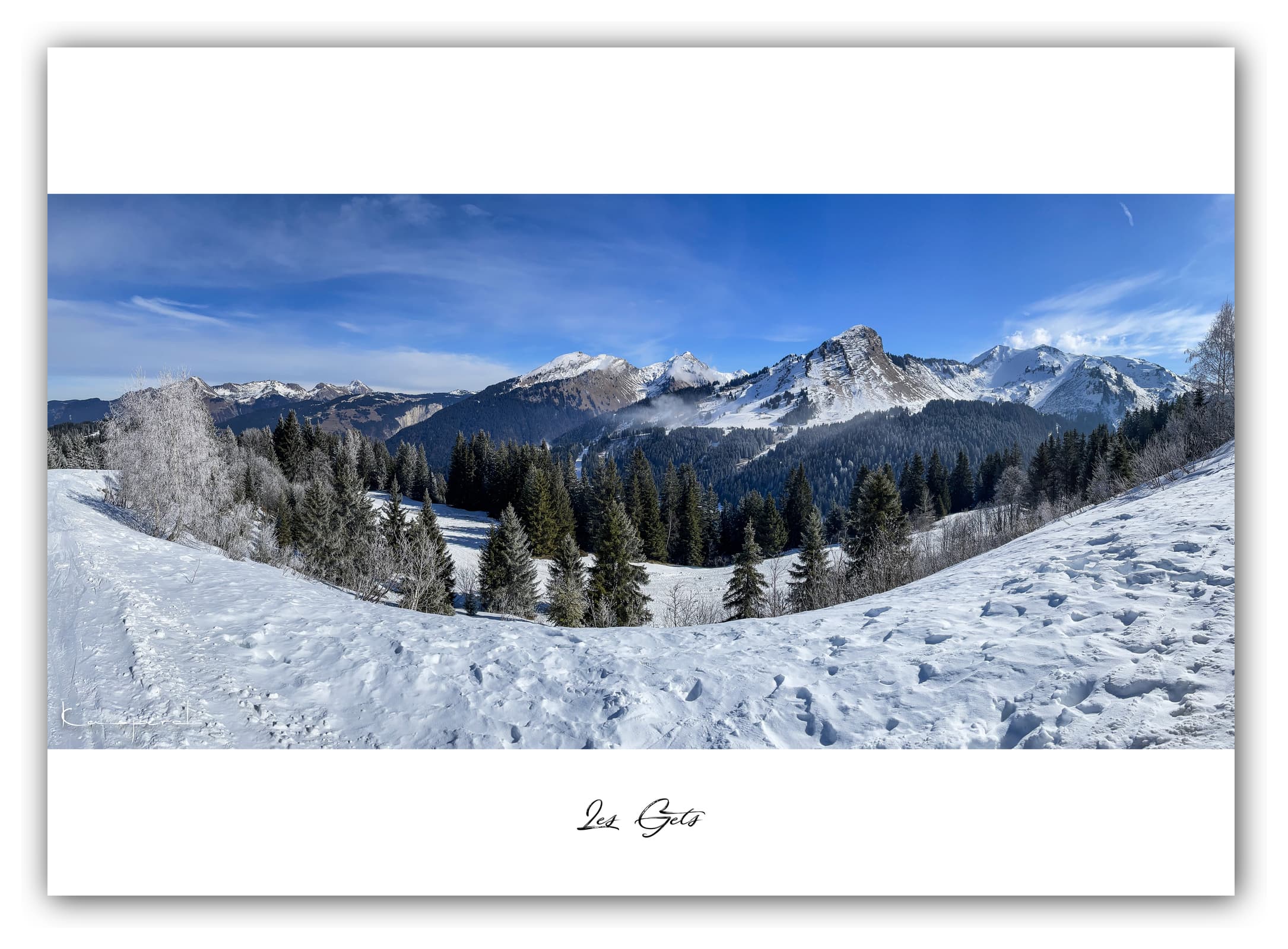 Poster Les Gets - Haute-Savoie (France). Affiches Formats 30x40 cm, 40x60 cm ou 50x70 cm. Impression sur Papier Photo. Décoration murale. Nature. Paysage. Panorama. Montagne.