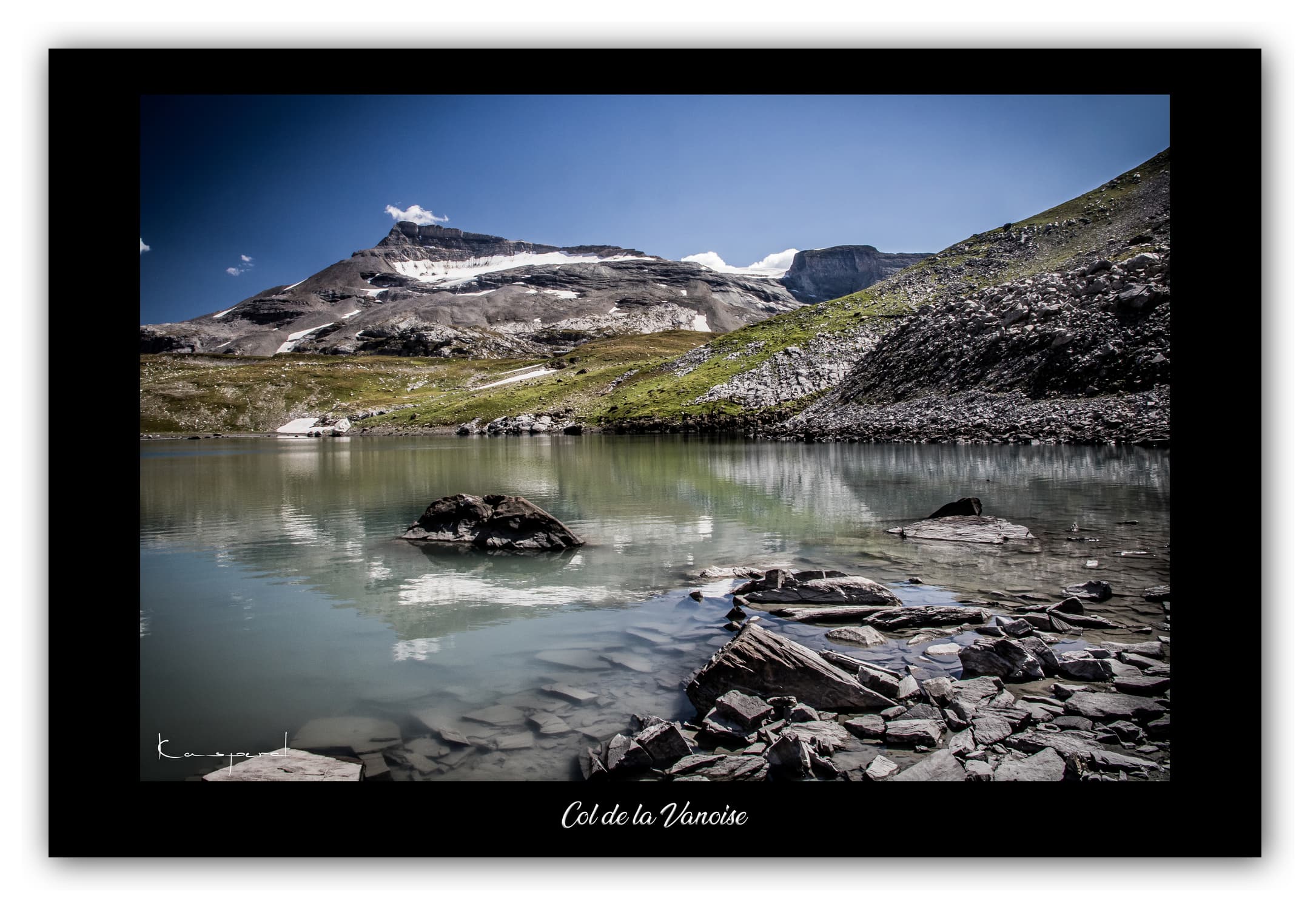 Poster Lac Long et Col de la Vanoise - Savoie (Les Alpes - France). Affiches Formats 30x40 cm, 40x60 cm ou 50x70 cm. Impression sur Papier Photo. Décoration murale. Paysage montagne. Eté.