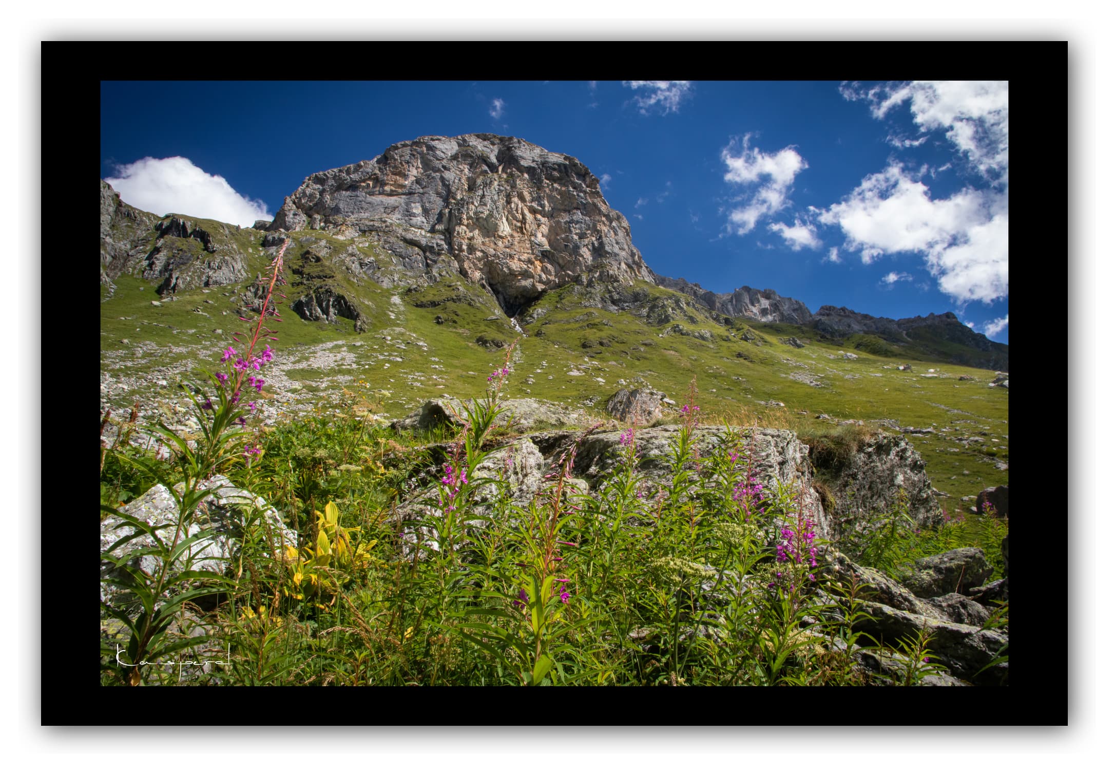 Poster Col de Roche Noire - Savoie (Les Alpes - France). Affiches Formats 30x40 cm, 40x60 cm ou 50x70 cm. Impression sur Papier Photo. Décoration murale. Paysage montagne. Eté.