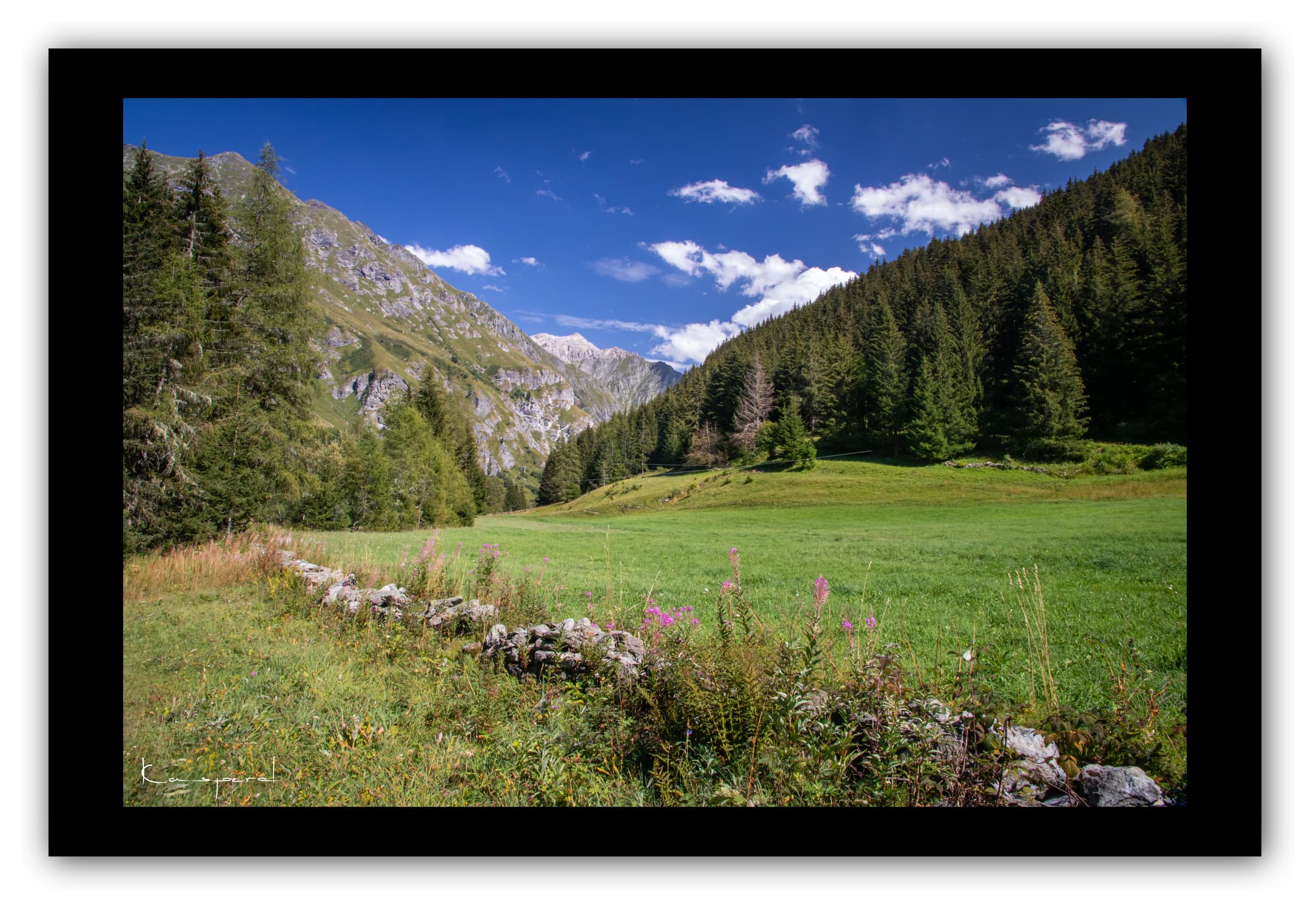 Poster Vallon de Champagny le Haut - Savoie (Les Alpes - France). Affiches Formats 30x40 cm, 40x60 cm ou 50x70 cm. Impression sur Papier Photo. Décoration murale. Paysage montagne. Eté.