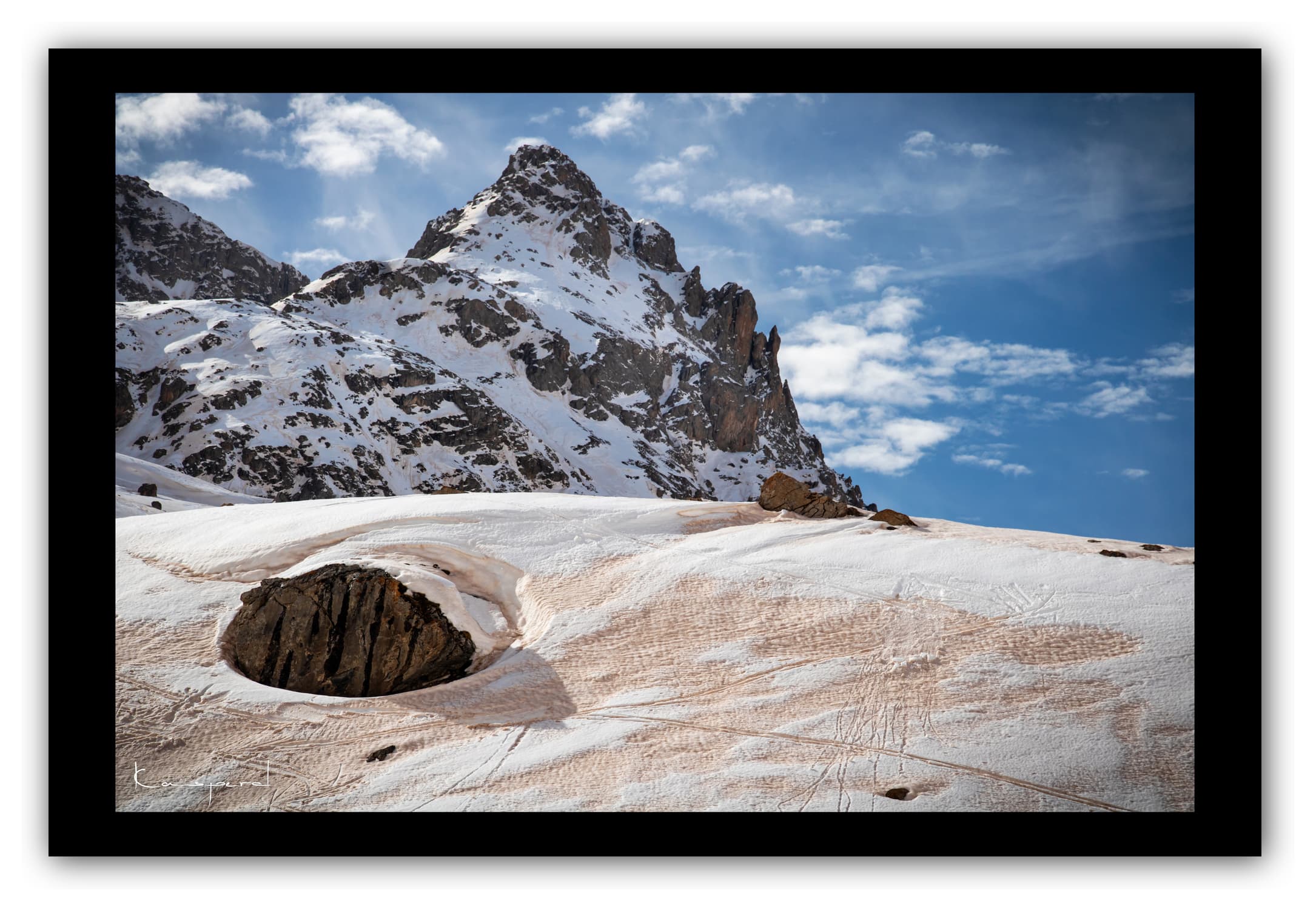 Poster Le Grand Galibier à Valloire - Savoie (France). Affiches Formats 30x40 cm, 40x60 cm ou 50x70 cm. Impression sur Papier Photo. Décoration murale. Nature. Paysage. Panorama. Montagne. Hiver.