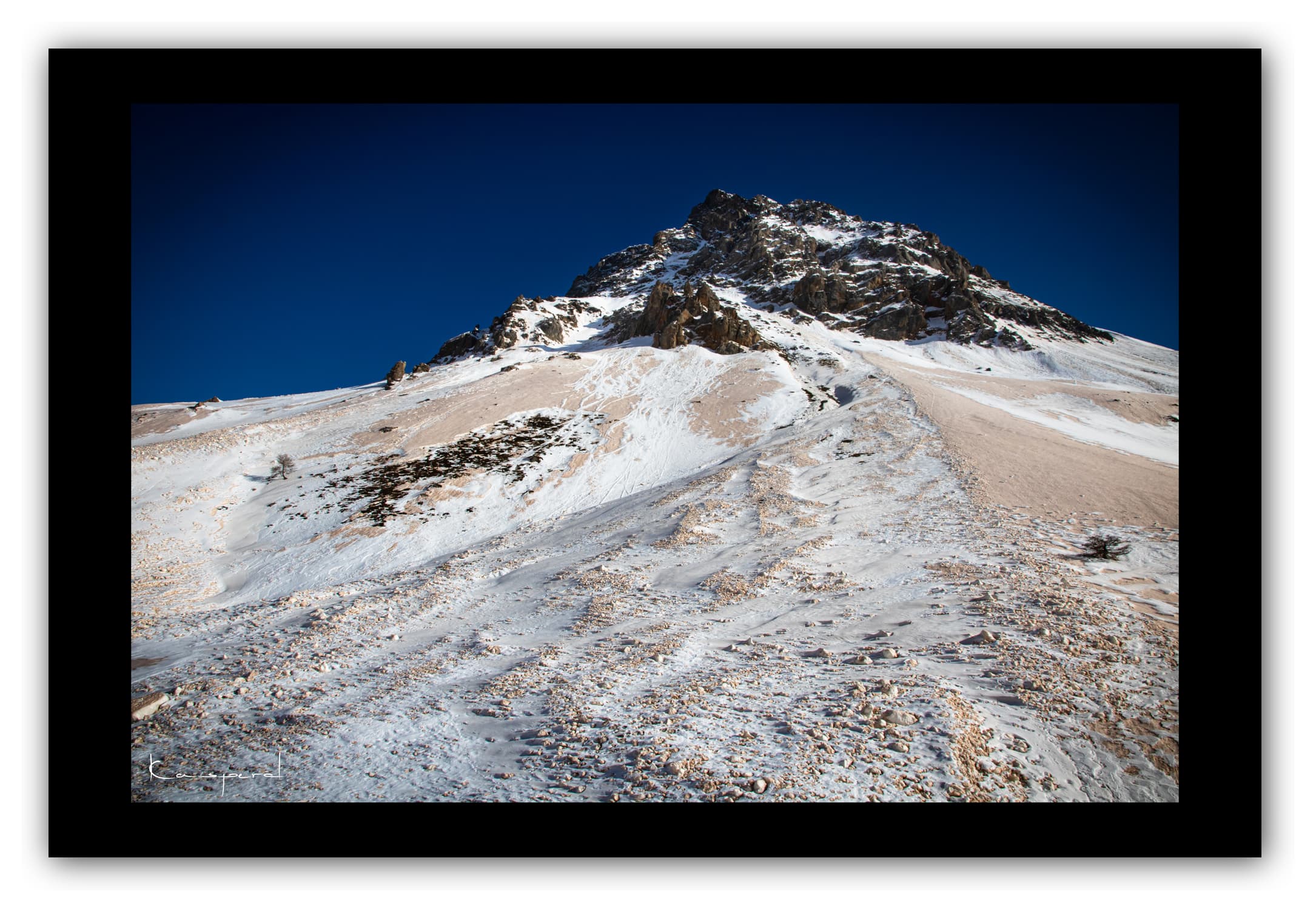 Poster La Roche Olvéra à Valloire - Savoie (France). Affiches Formats 30x40 cm, 40x60 cm ou 50x70 cm. Impression sur Papier Photo. Décoration murale. Nature. Paysage. Panorama. Montagne. Hiver.