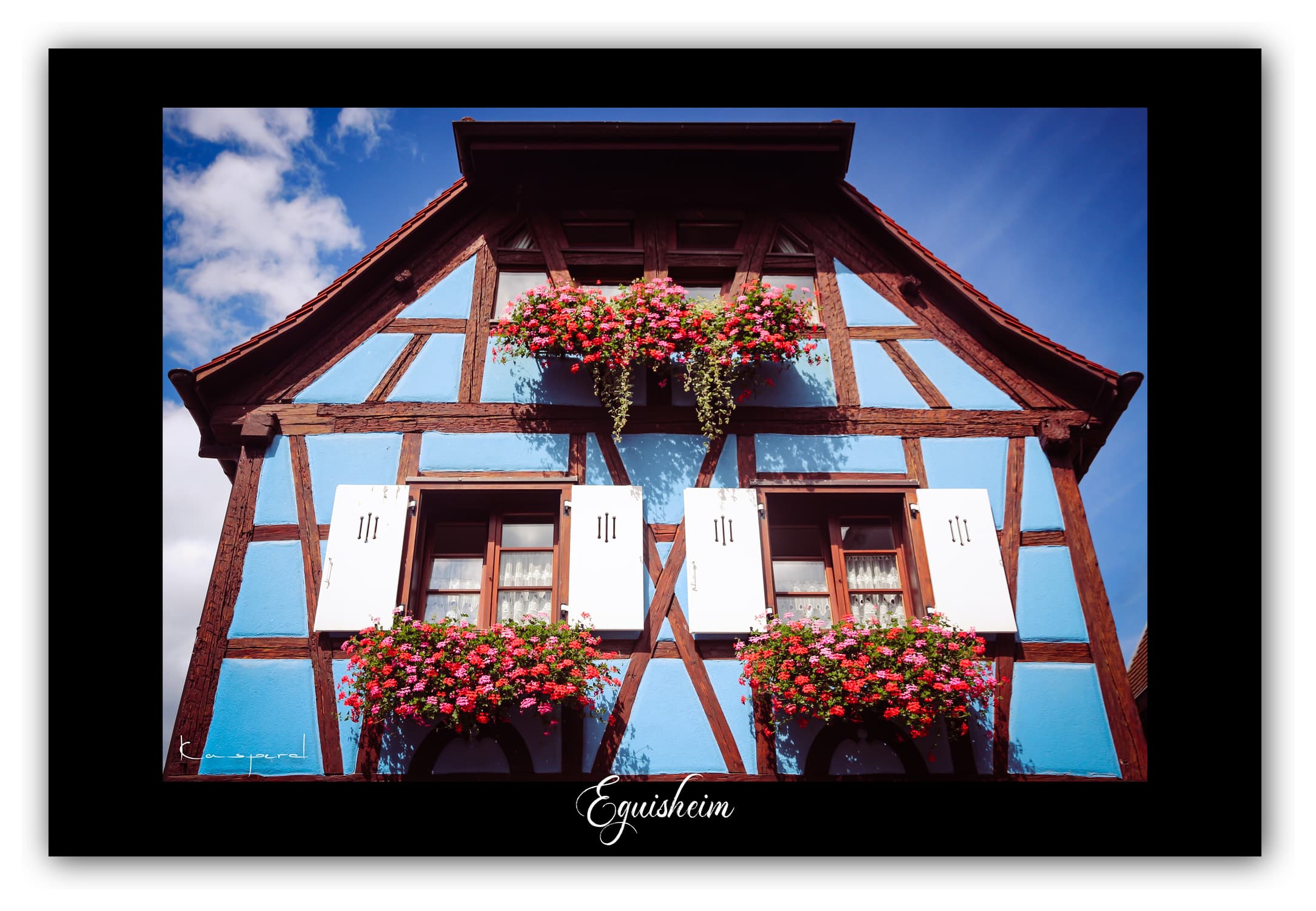 Poster Eguisheim - Alsace (France). Affiches Formats 30x40 cm, 40x60 cm ou 50x70 cm. Impression sur Papier Photo. Décoration murale. Village. Architecture.