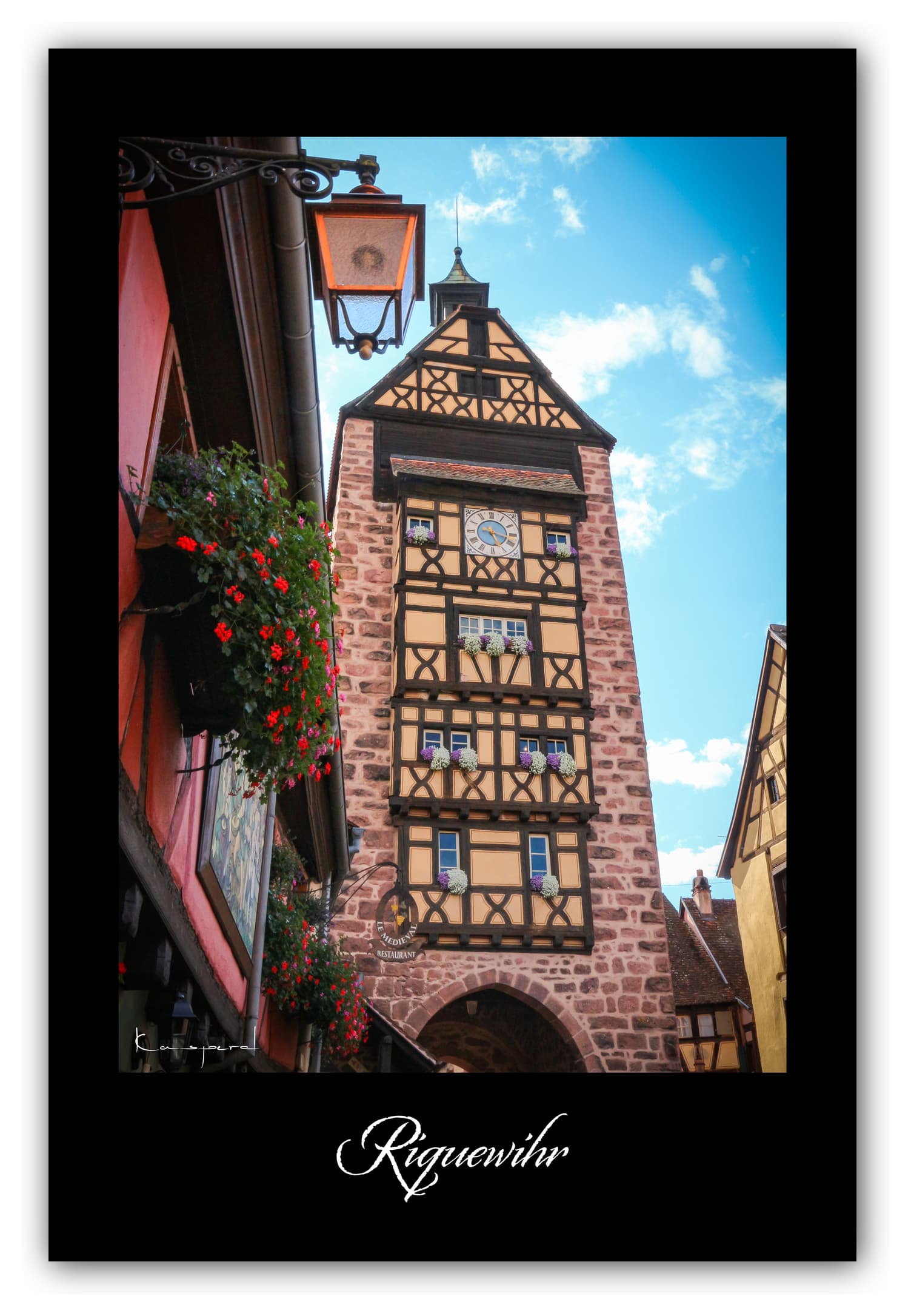 Poster Riquewihr - Alsace (France). Affiches Formats 30x40 cm, 40x60 cm ou 50x70 cm. Impression sur Papier Photo. Décoration murale. Village. Architecture.