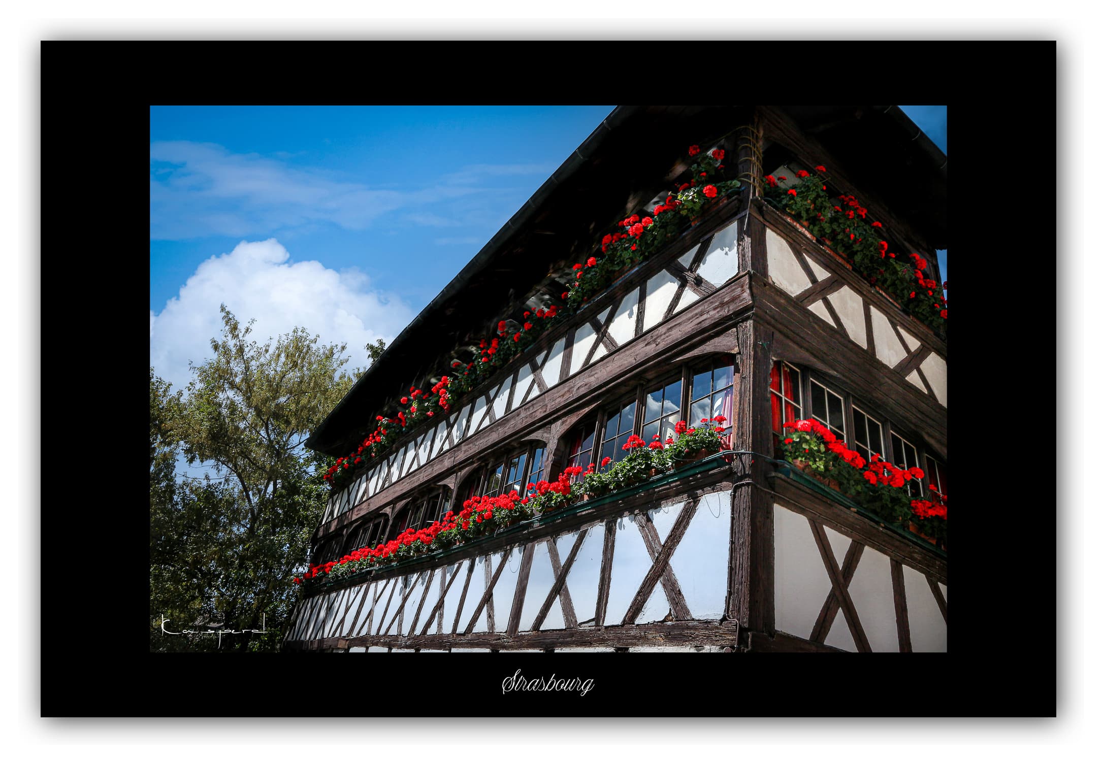Poster Strasbourg - Alsace (France). Affiches Formats 30x40 cm, 40x60 cm ou 50x70 cm. Impression sur Papier Photo. Décoration murale. Ville de France. Architecture.