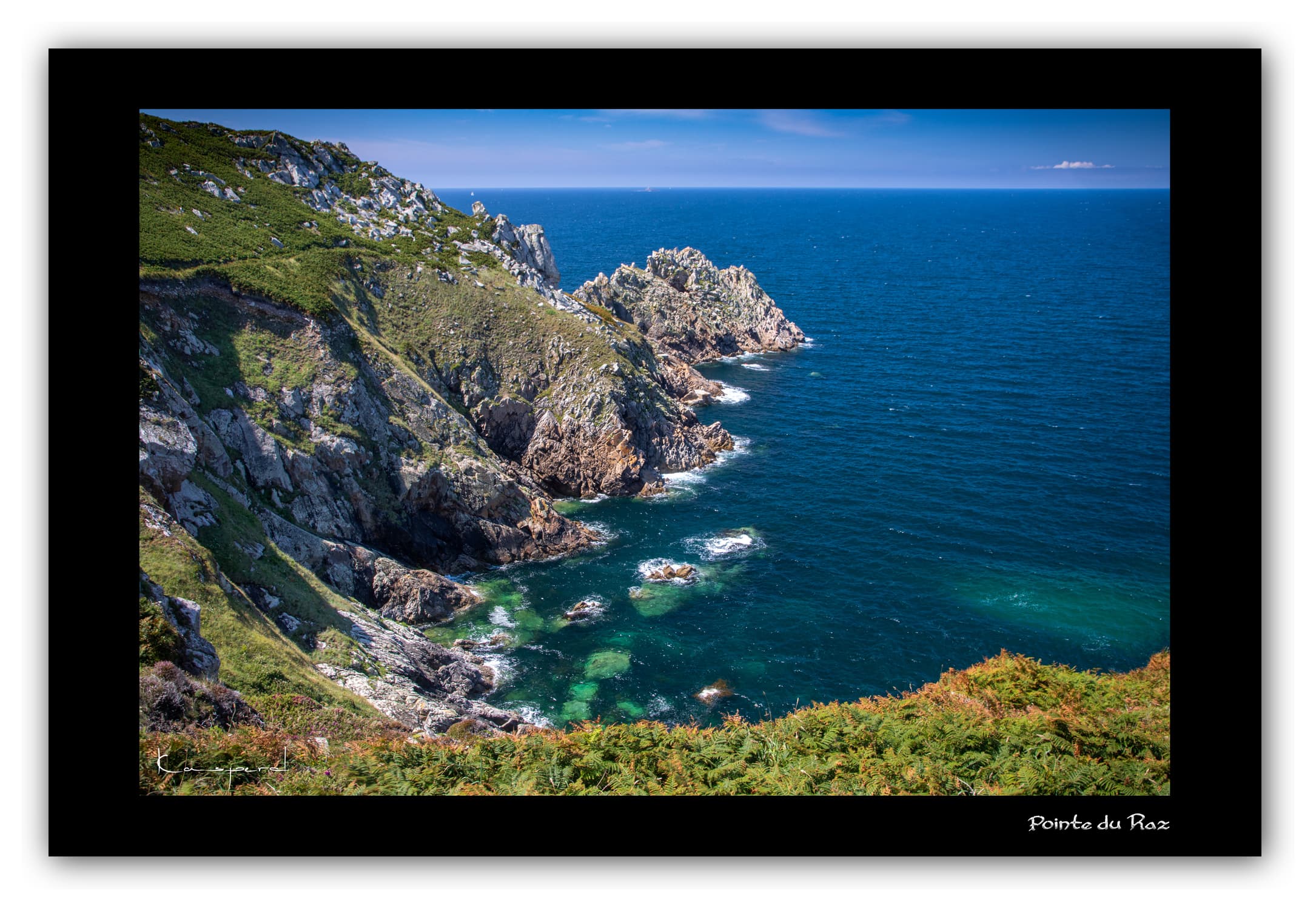 Poster Baie des Trépassés - Bretagne (France). Affiches Formats 30x40 cm, 40x60 cm ou 50x70 cm.. Impression sur Papier Photo. Décoration murale. Paysage. Mer. Phare.