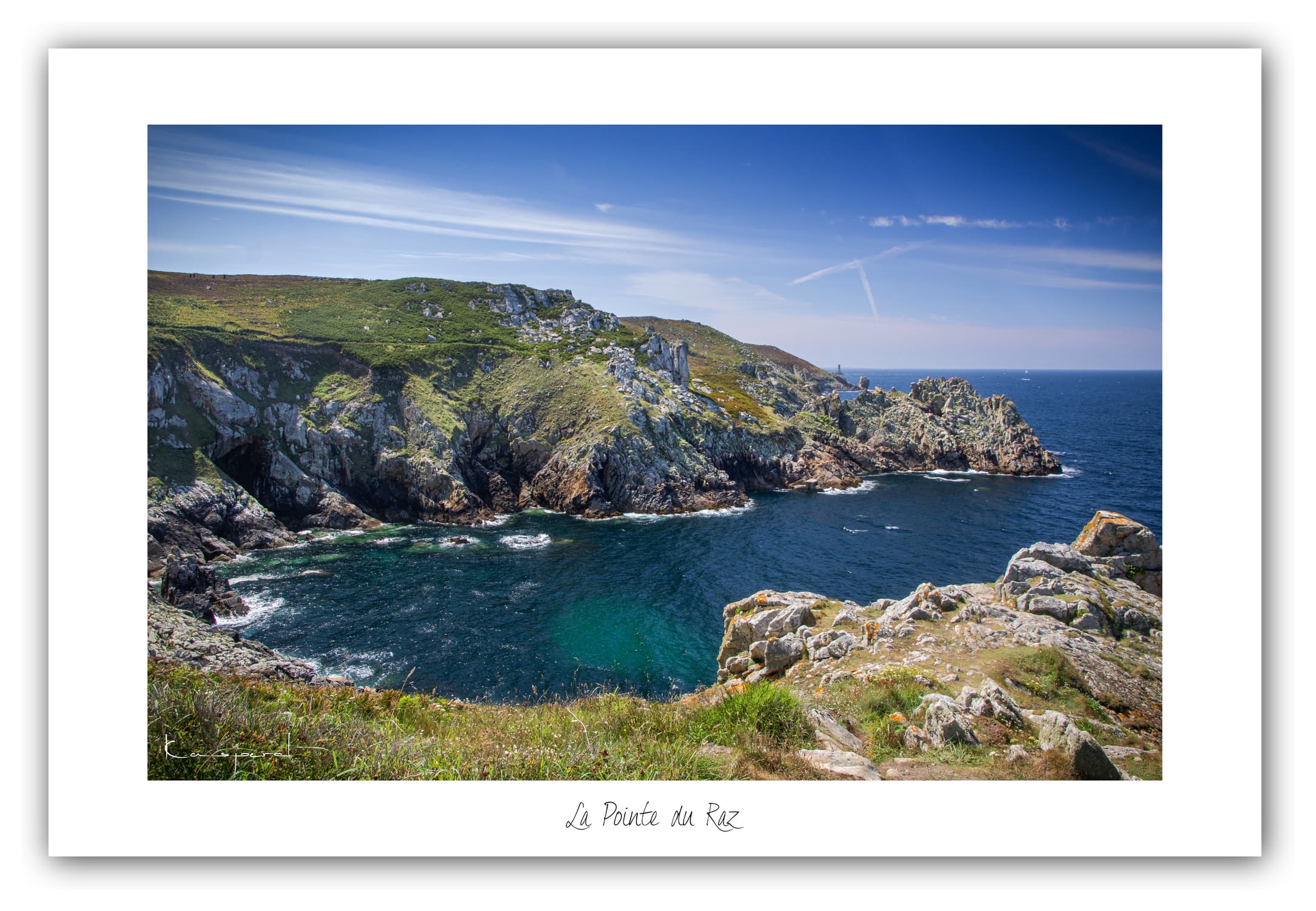 Poster Pointe du Raz - Bretagne (France). Affiches Formats 30x40 cm, 40x60 cm ou 50x70 cm. Impression sur Papier Photo. Décoration murale. Paysage. Mer. Phare.