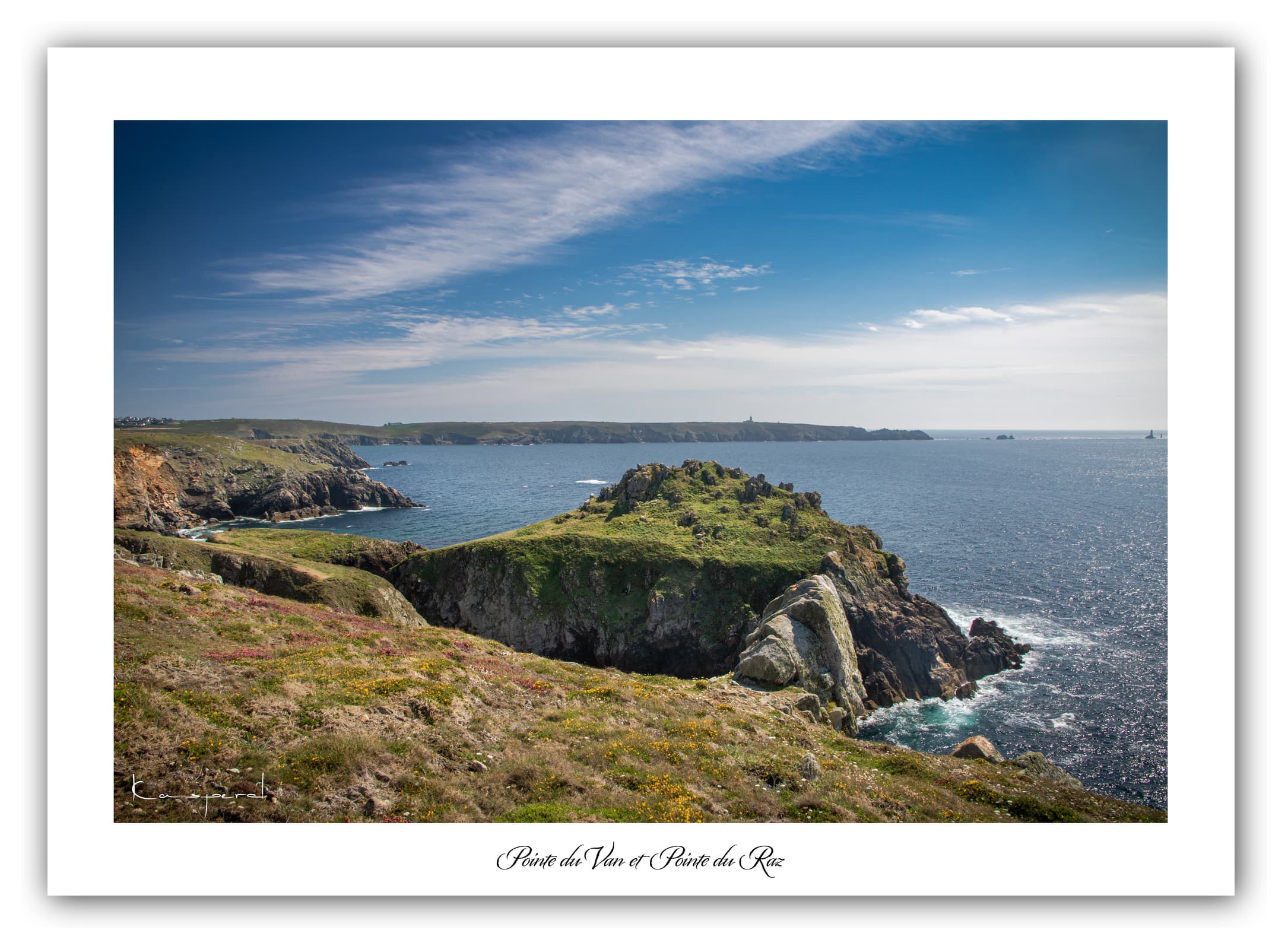 Poster Pointe du Van et Pointe du Raz - Bretagne (France). Affiches Formats 30x40 cm, 40x60 cm ou 50x70 cm. Impression sur Papier Photo. Décoration murale. Paysage. Mer. Phare.