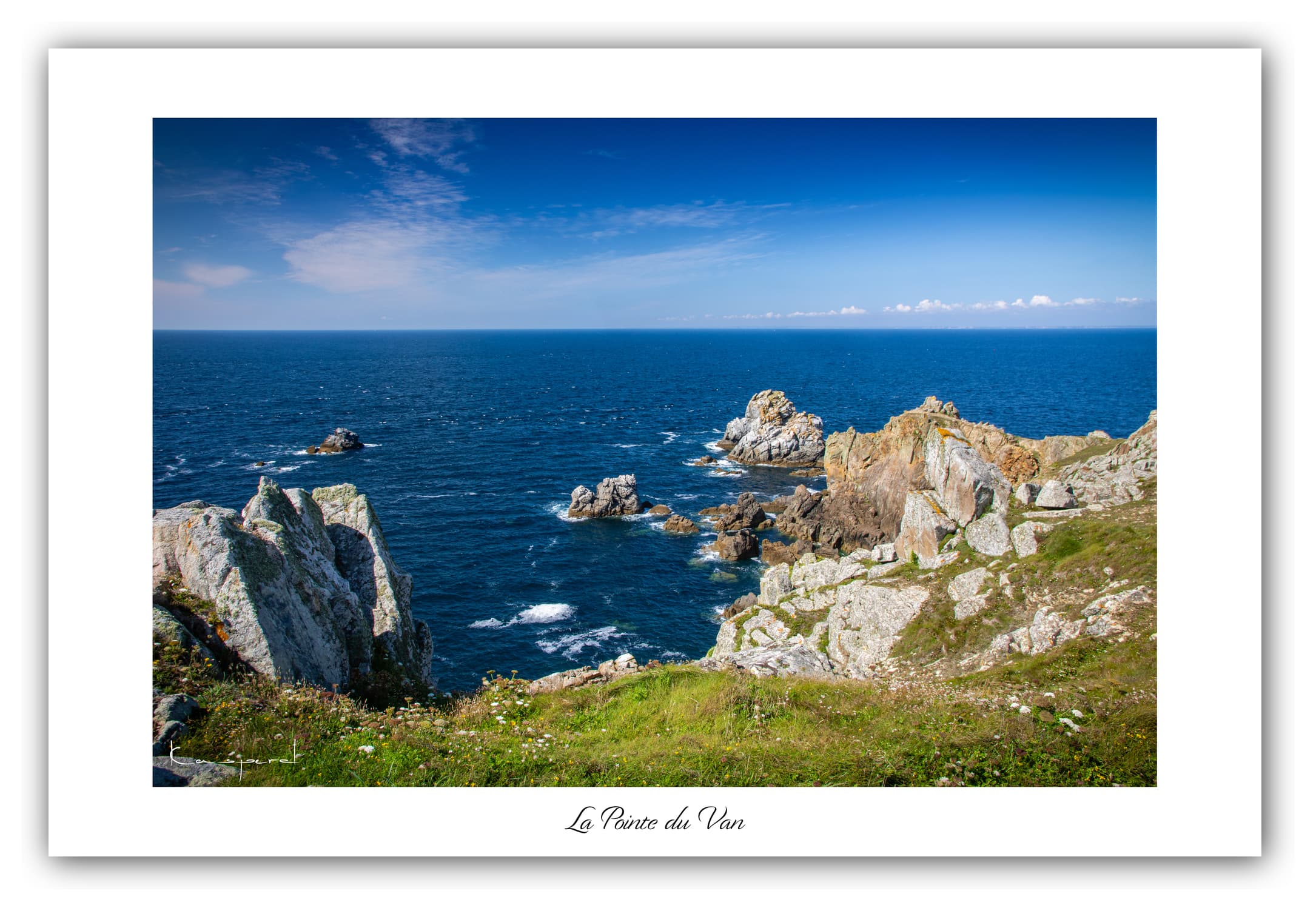 Poster Pointe du Van - Bretagne (France). Affiches Formats 30x40 cm, 40x60 cm ou 50x70 cm. Impression sur Papier Photo. Décoration murale. Paysage. Mer. Phare.