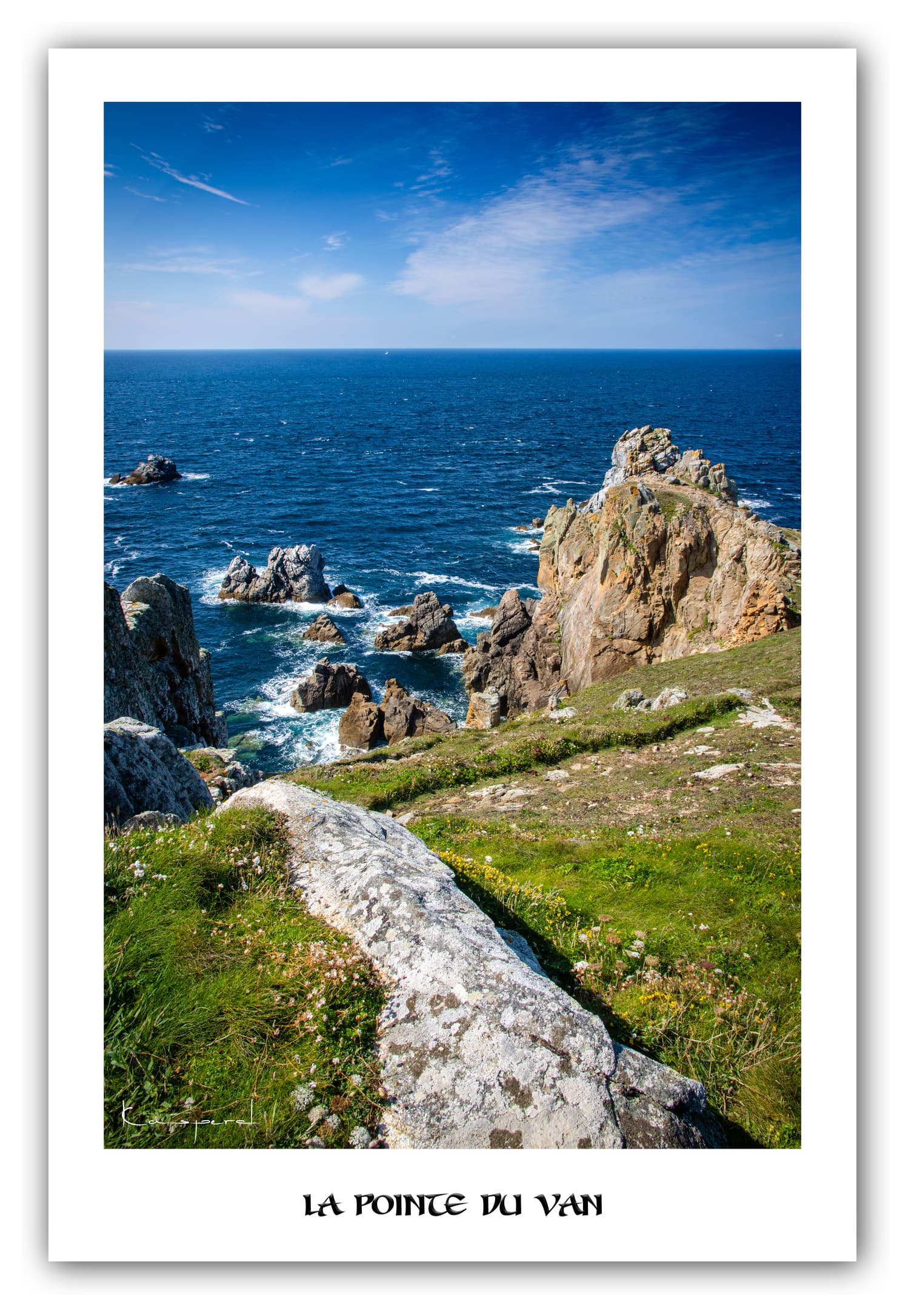 Poster Pointe du Van - Bretagne (France). Affiches Formats 30x40 cm, 40x60 cm ou 50x70 cm. Impression sur Papier Photo. Décoration murale. Paysage. Mer. Phare.