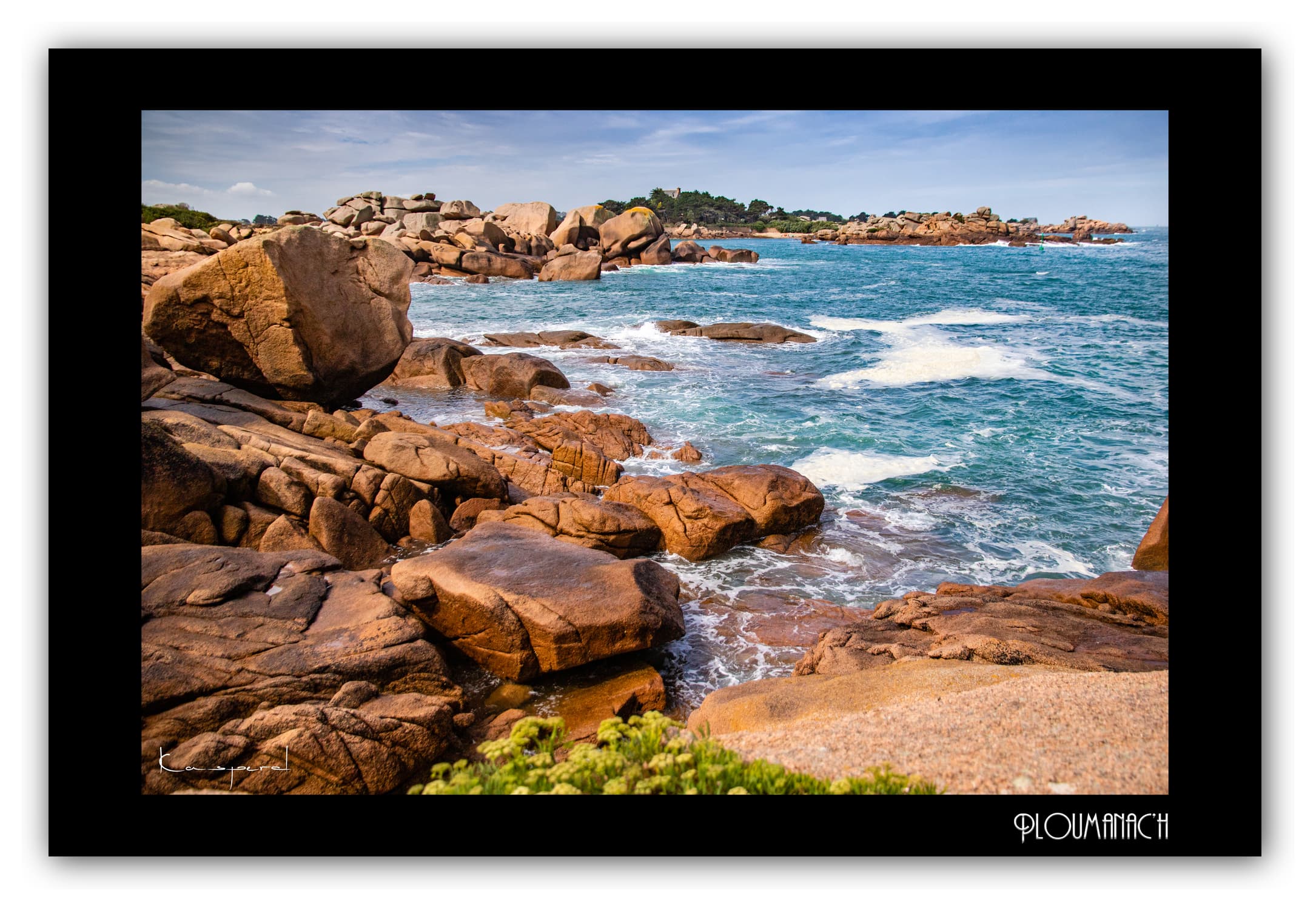 Poster Ploumanac'h - Bretagne (France). Affiches Formats 30x40 cm, 40x60 cm ou 50x70 cm. Impression sur Papier Photo. Décoration murale. Paysage. Mer. Phare.