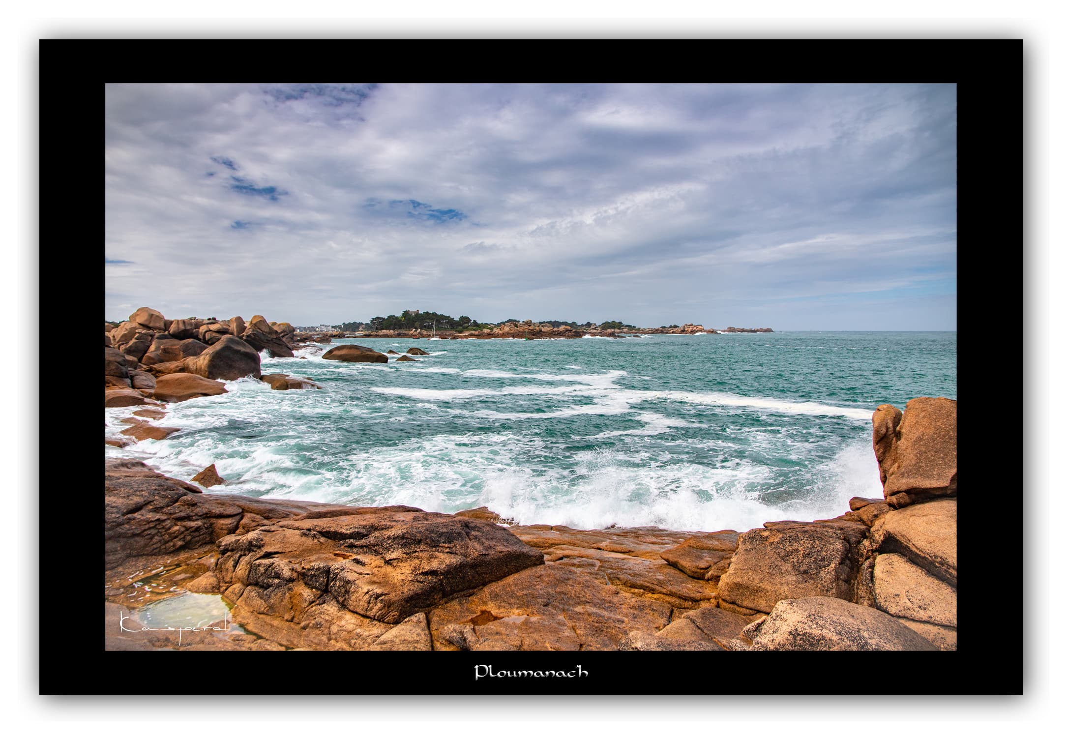Poster Ploumanac'h - Bretagne (France). Affiches Formats 30x40 cm, 40x60 cm ou 50x70 cm. Impression sur Papier Photo. Décoration murale. Paysage. Mer. Phare.