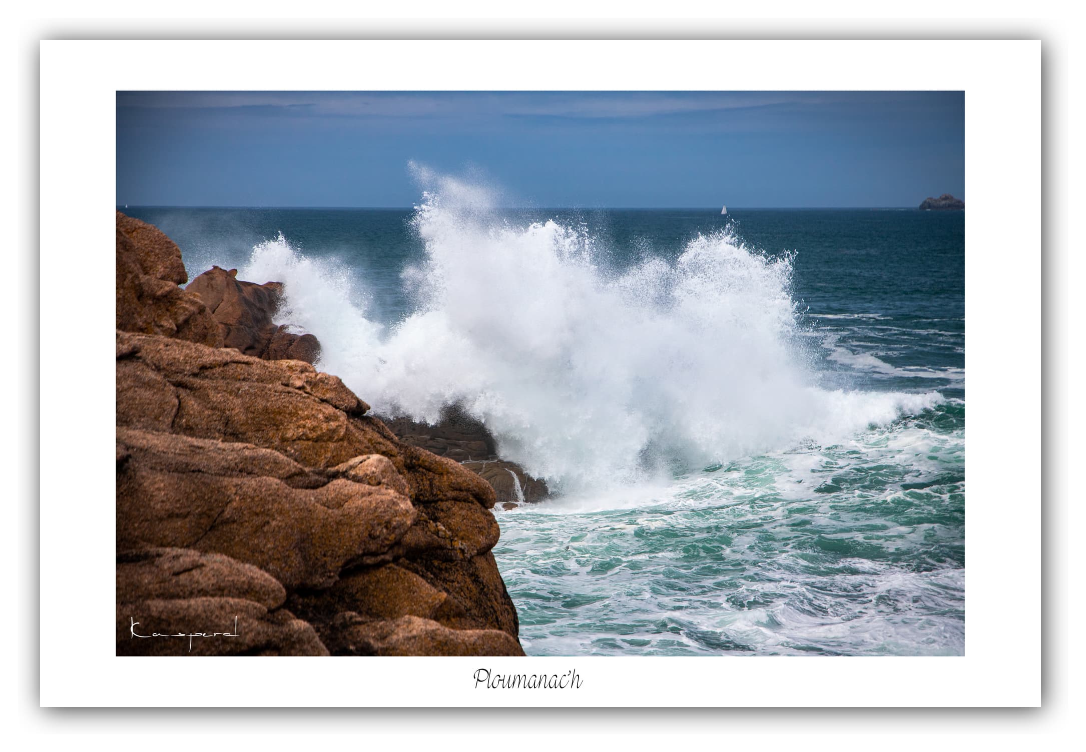 Poster Ploumanac'h - Bretagne (France). Affiches Formats 30x40 cm, 40x60 cm ou 50x70 cm. Impression sur Papier Photo. Décoration murale. Paysage. Mer. Phare.