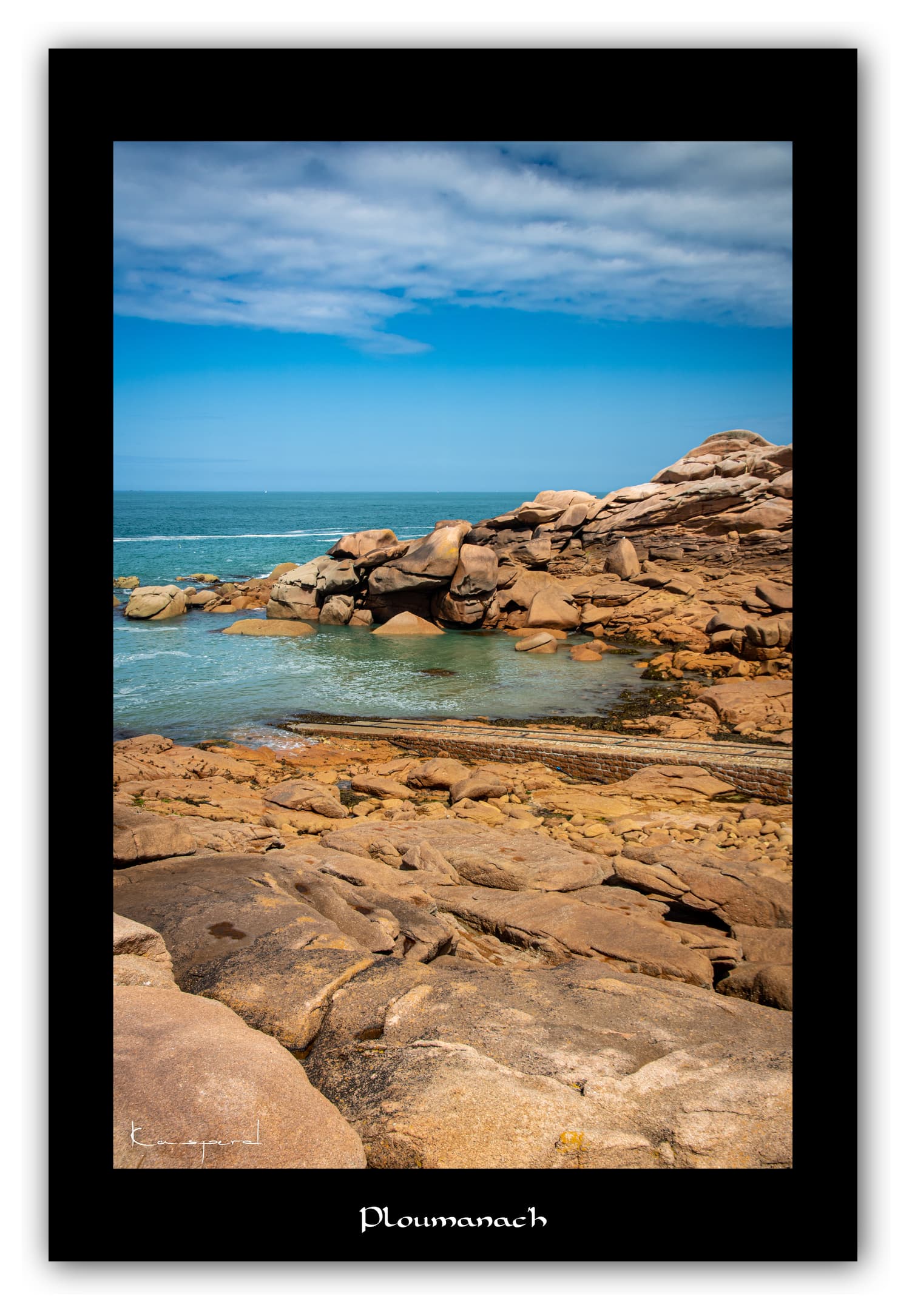 Poster Ploumanac'h - Bretagne (France). Affiches Formats 30x40 cm, 40x60 cm ou 50x70 cm. Impression sur Papier Photo. Décoration murale. Paysage. Mer. Phare.