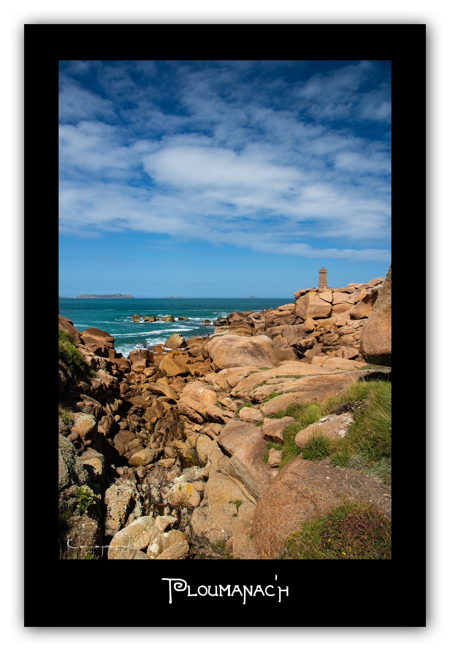 Poster Phare de Men Ruz - Bretagne (France). Affiches Formats 30x40 cm, 40x60 cm ou 50x70 cm. Impression sur Papier Photo. Décoration murale. Paysage. Mer. Phare.