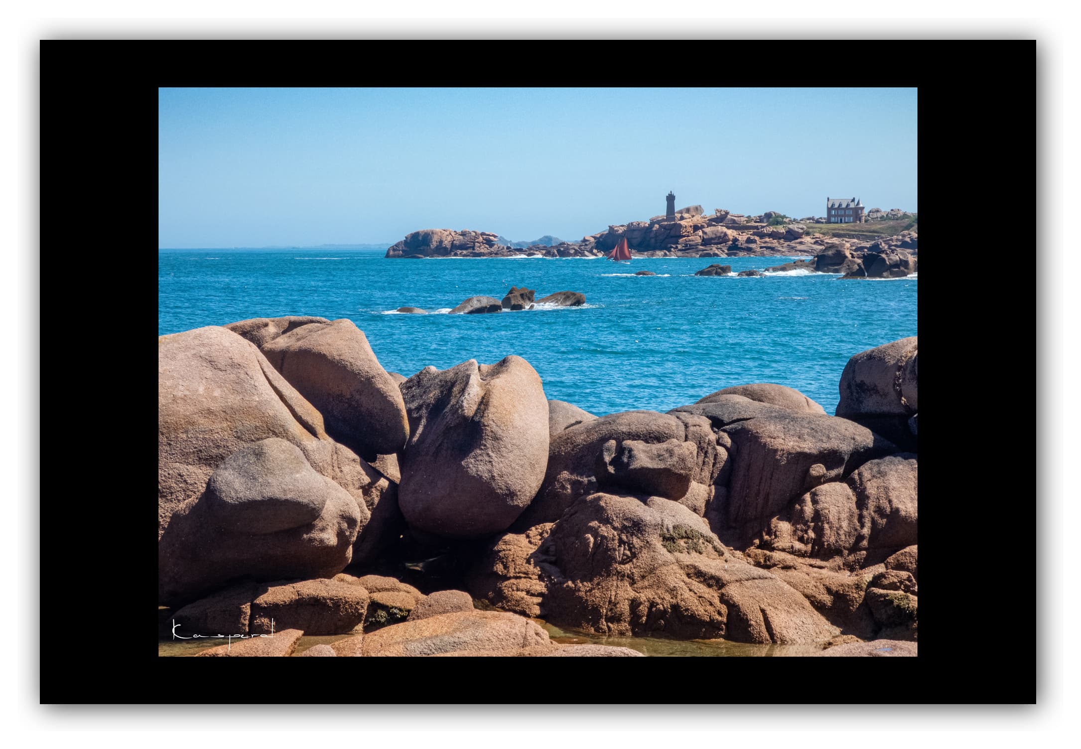 Poster Trégastel - Bretagne (France). Affiches Formats 30x40 cm, 40x60 cm ou 50x70 cm. Impression sur Papier Photo. Décoration murale. Paysage. Mer. Phare.