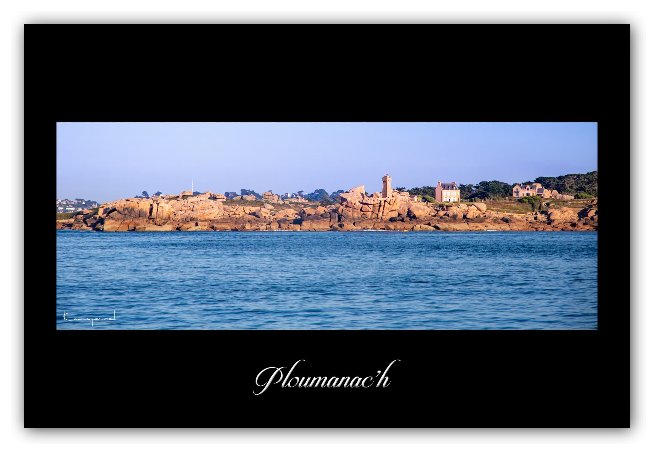 Poster Ploumanac'h - Bretagne (France). Affiches Formats 30x40 cm, 40x60 cm ou 50x70 cm. Impression sur Papier Photo. Décoration murale. Paysage. Mer. Phare.