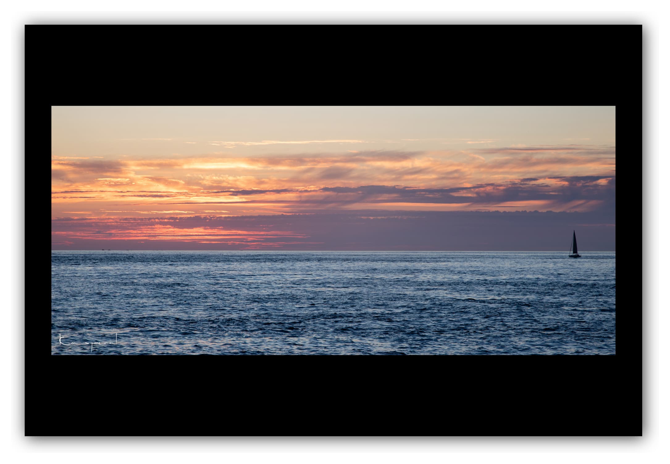 Poster Côte de Granit Rose - Bretagne (France). Affiches Formats 30x40 cm, 40x60 cm ou 50x70 cm. Impression sur Papier Photo. Décoration murale. Paysage. Mer. Phare.