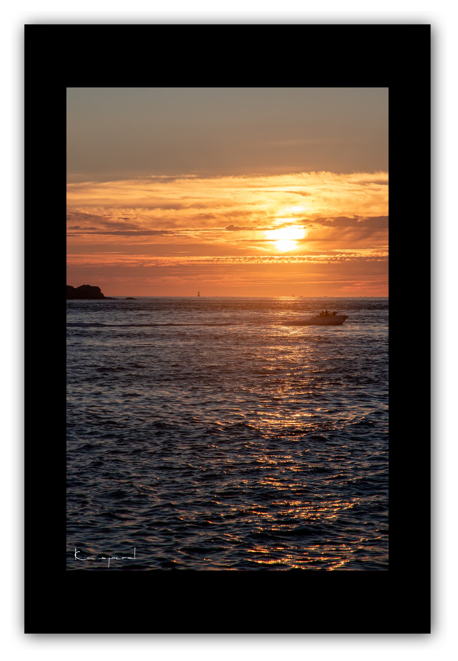 Poster Côte de Granit Rose - Bretagne (France). Affiches Formats 30x40 cm, 40x60 cm ou 50x70 cm. Impression sur Papier Photo. Décoration murale. Paysage. Mer. Phare.