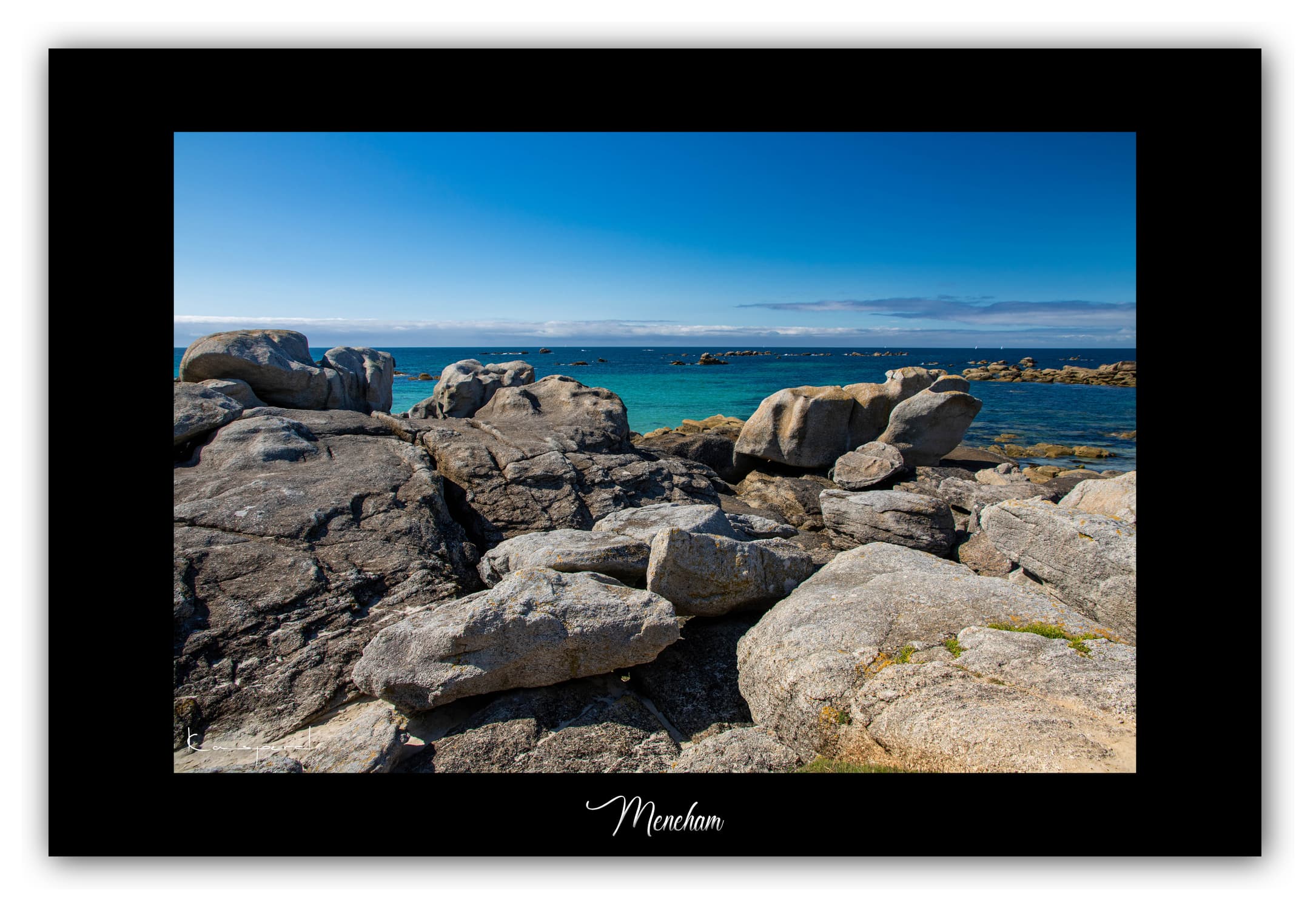 Poster Meneham - Bretagne (France). Affiches Formats 30x40 cm, 40x60 cm ou 50x70 cm. Impression sur Papier Photo. Décoration murale. Paysage. Mer. Phare.