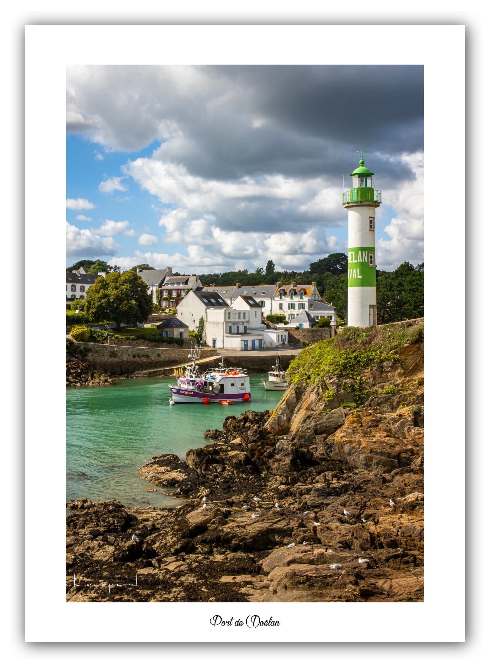 Poster Doëlan (Bretagne - France). Affiches Formats 30x40cm, 40x60 cm ou 50x70 cm. Impression sur Papier Photo. Décoration murale. Paysage. Phare.