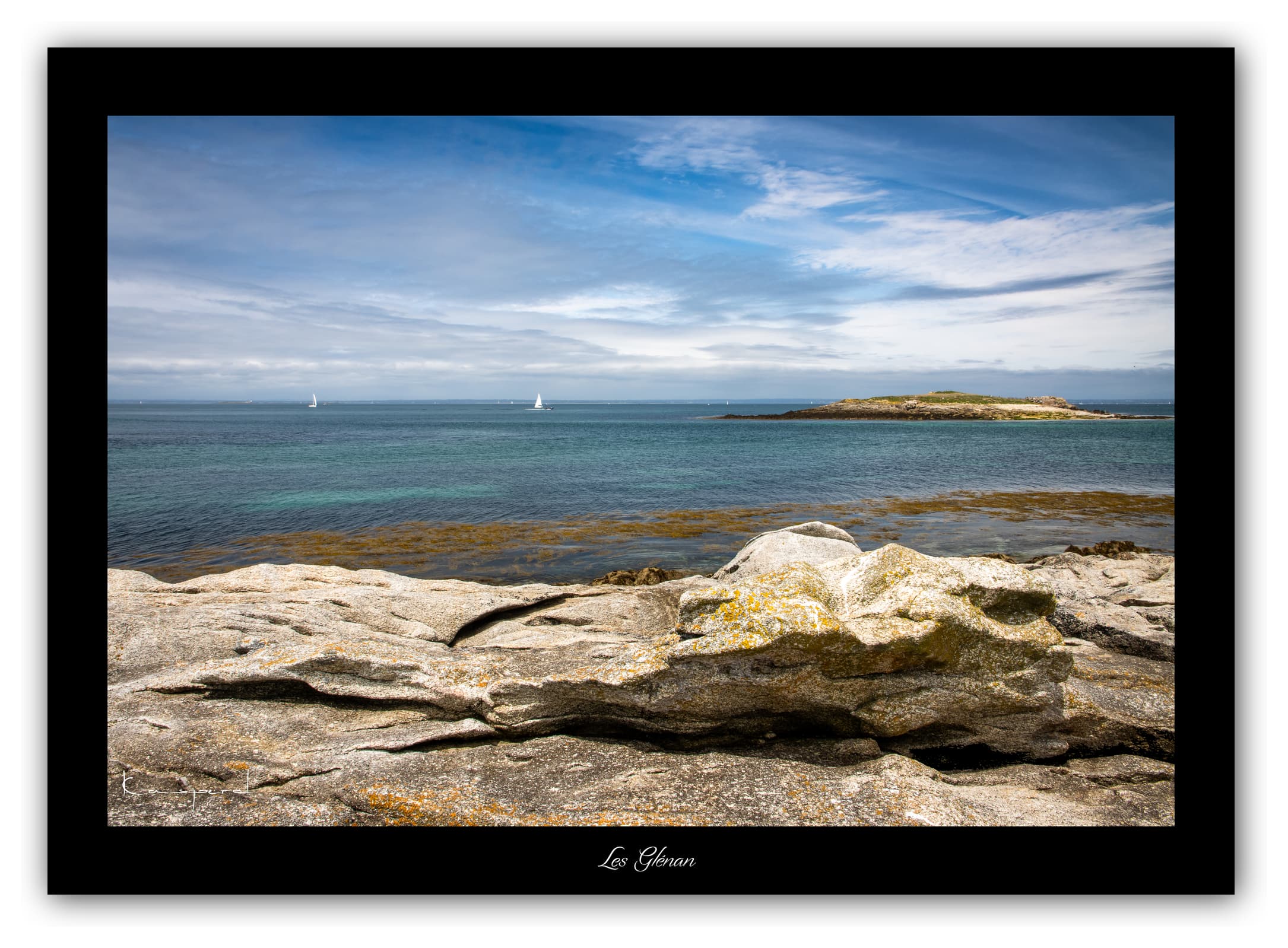 Poster Les Glénan (Bretagne - France). Affiches Formats 30x40cm, 40x60 cm ou 50x70 cm. Impression sur Papier Photo. Décoration murale. Paysage. Océan. Îles.