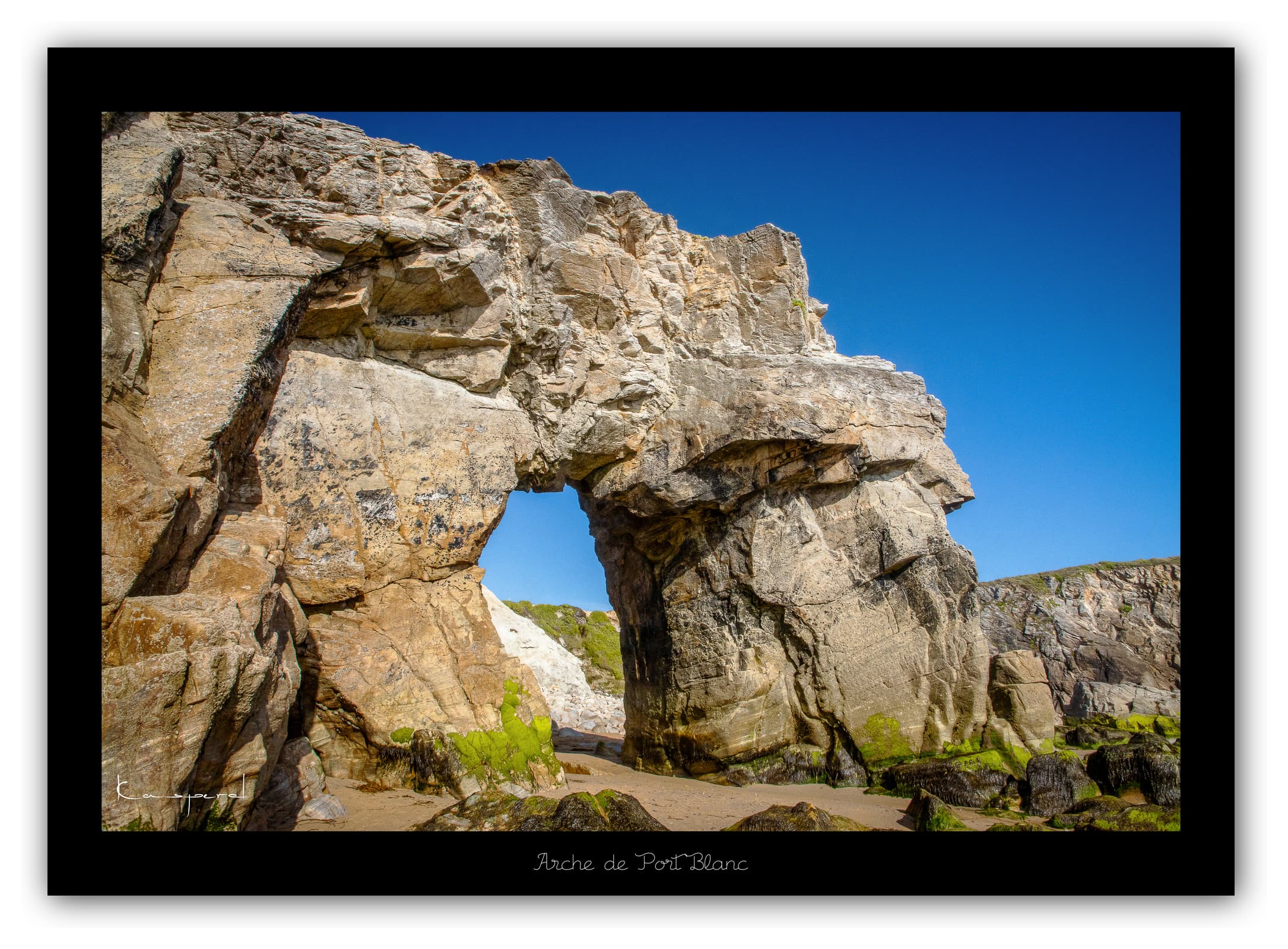 Poster Arche Percée (Bretagne - France). Affiches Formats 30x40cm, 40x60 cm ou 50x70 cm. Impression sur Papier Photo. Décoration murale. Paysage. Arche.