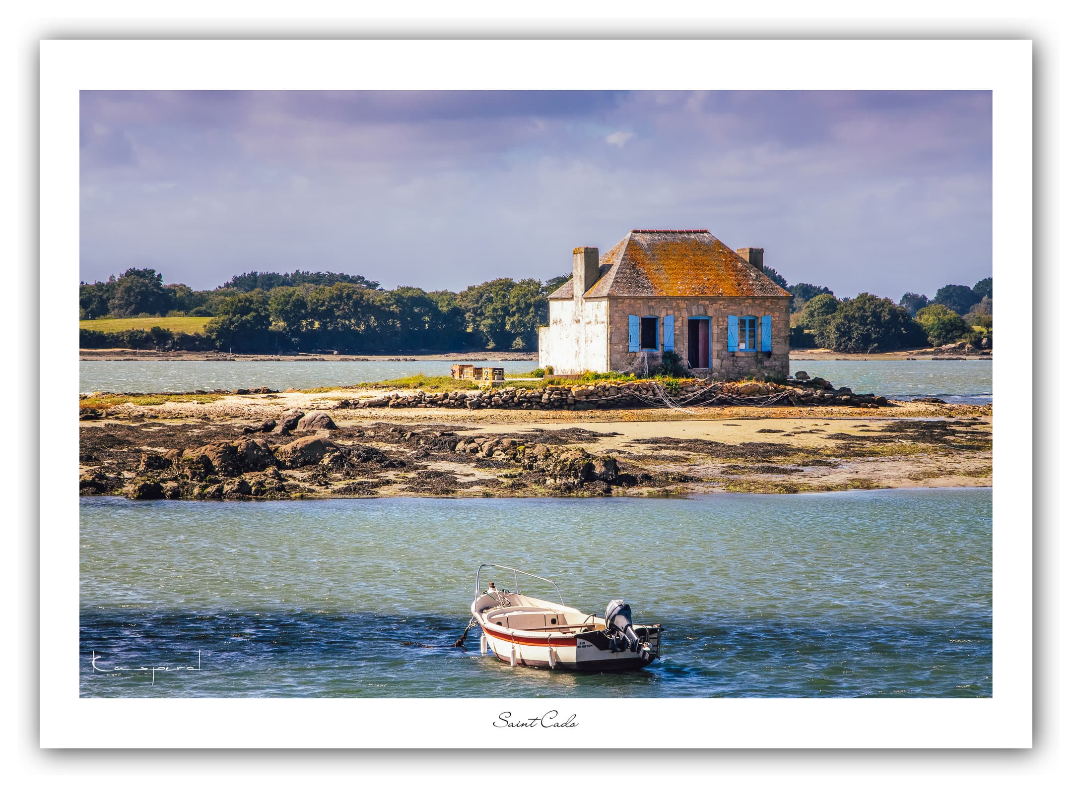 Poster Saint-Cado (Bretagne - France). Affiches Formats 30x40cm, 40x60 cm ou 50x70 cm. Impression sur Papier Photo. Décoration murale. Architecture. Port.