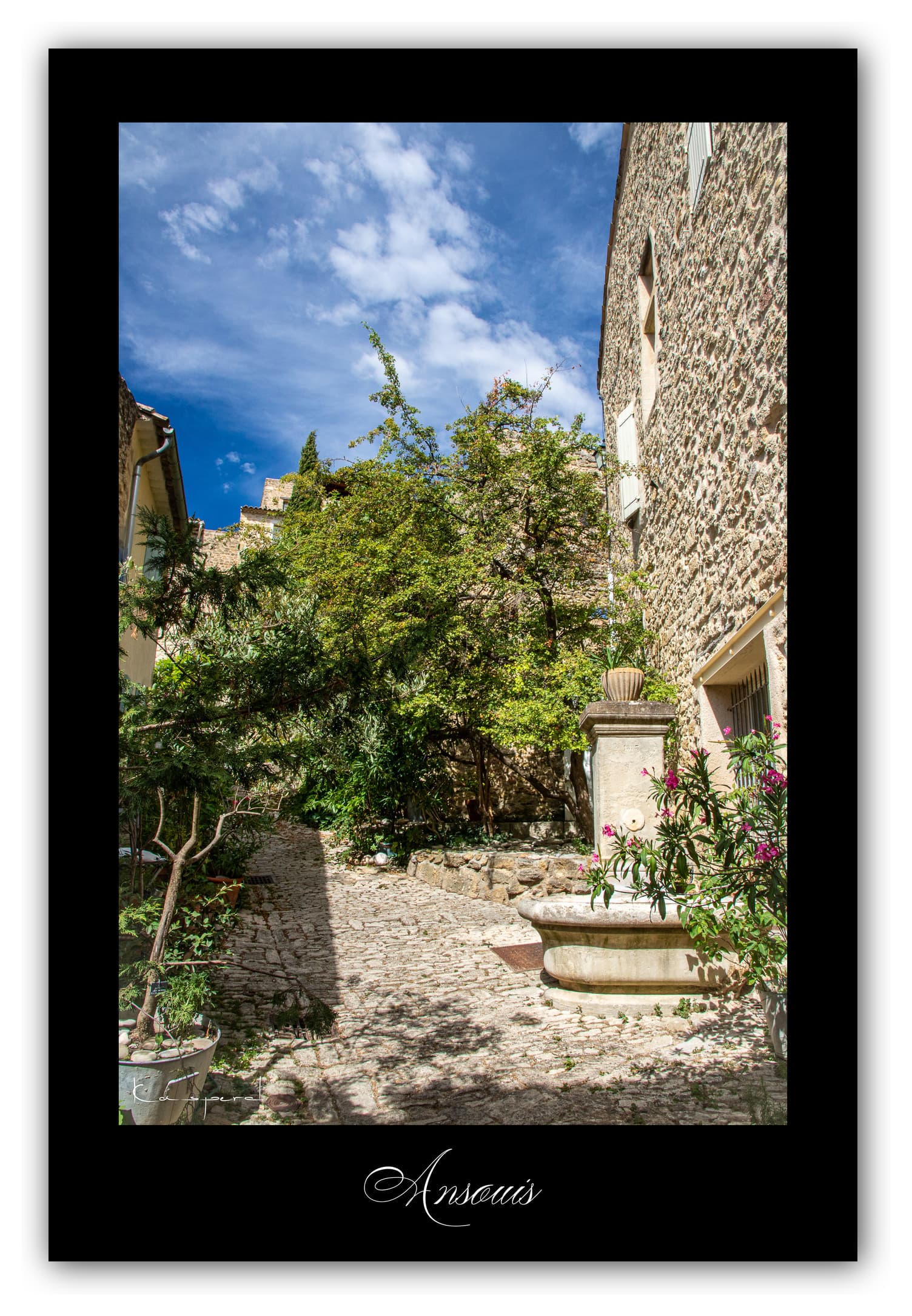 Poster Ansouis (Vaucluse - France). Affiches Formats 30x40 cm, 40x60 cm, 50x70 cm. Impression sur Papier Photo. Décoration murale. Village. Architecture.